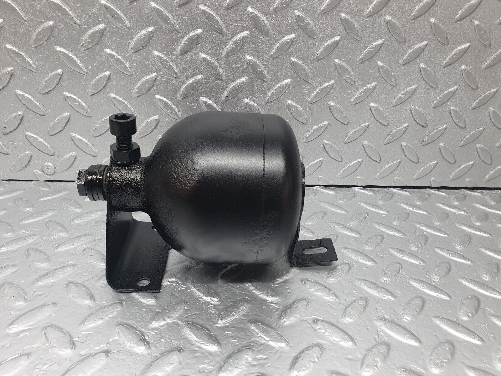 43608 Mercedes-Benz C126 380SEC Coupe Rear Suspension Sphere