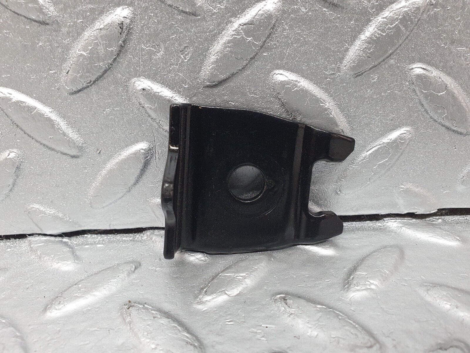 42120 Mercedes-Benz W202 C200 Anti Roll Bar Holder Bracket Front Right