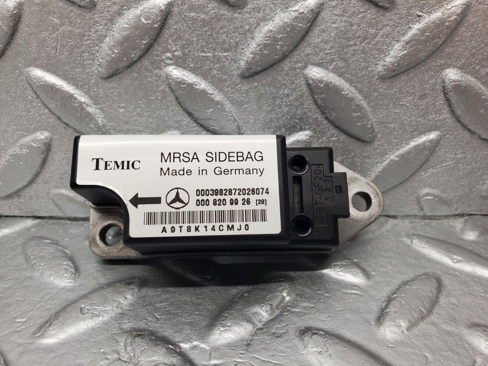 46931 Mercedes-Benz R129 320SL Coupe Airbag Crash Sensor 0008209926