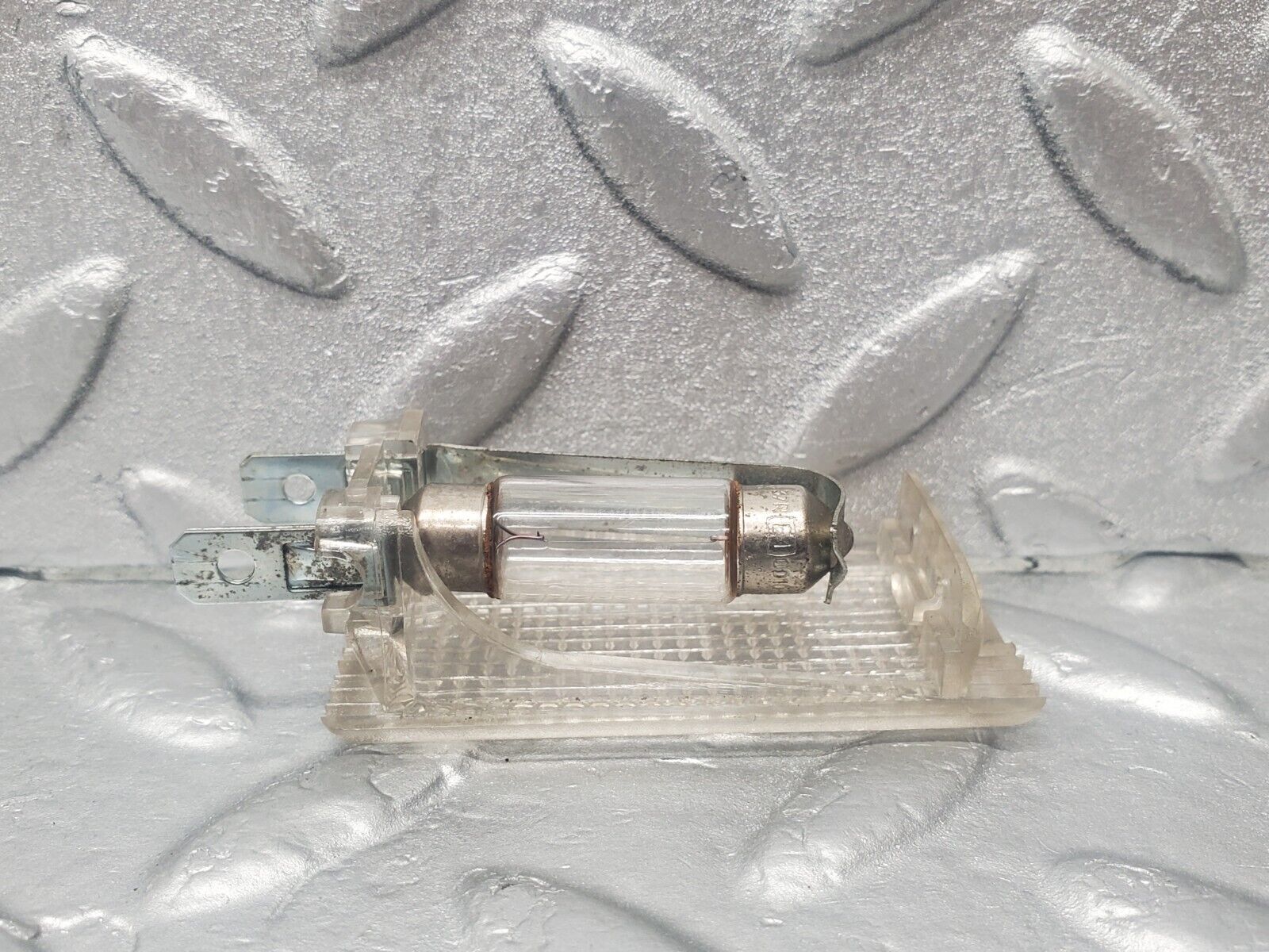 46044 Mercedes-Benz W126 420SE Glove Box Light