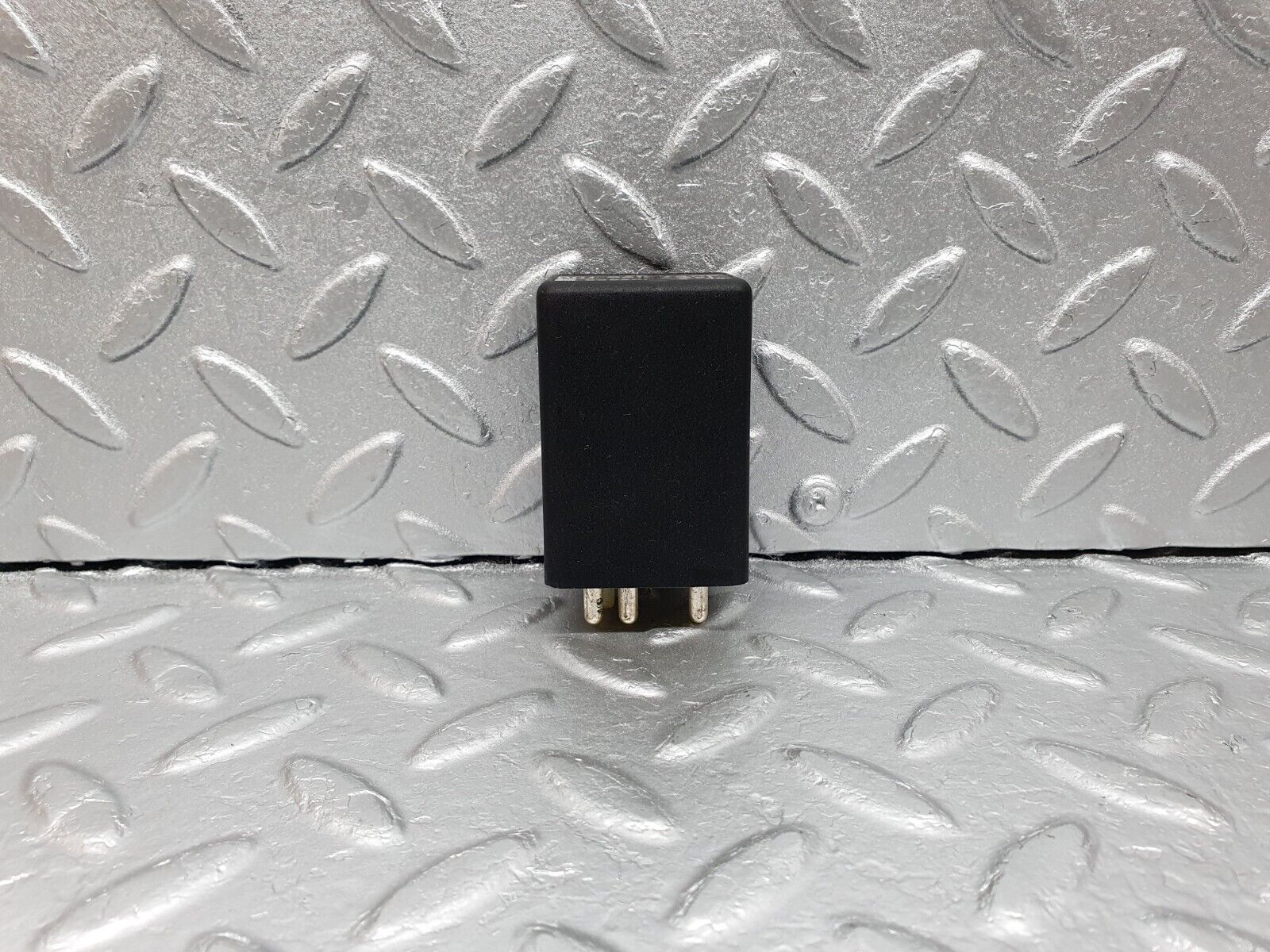 41639 Mercedes-Benz W124 200E Multi Purpose Relay 0015457305