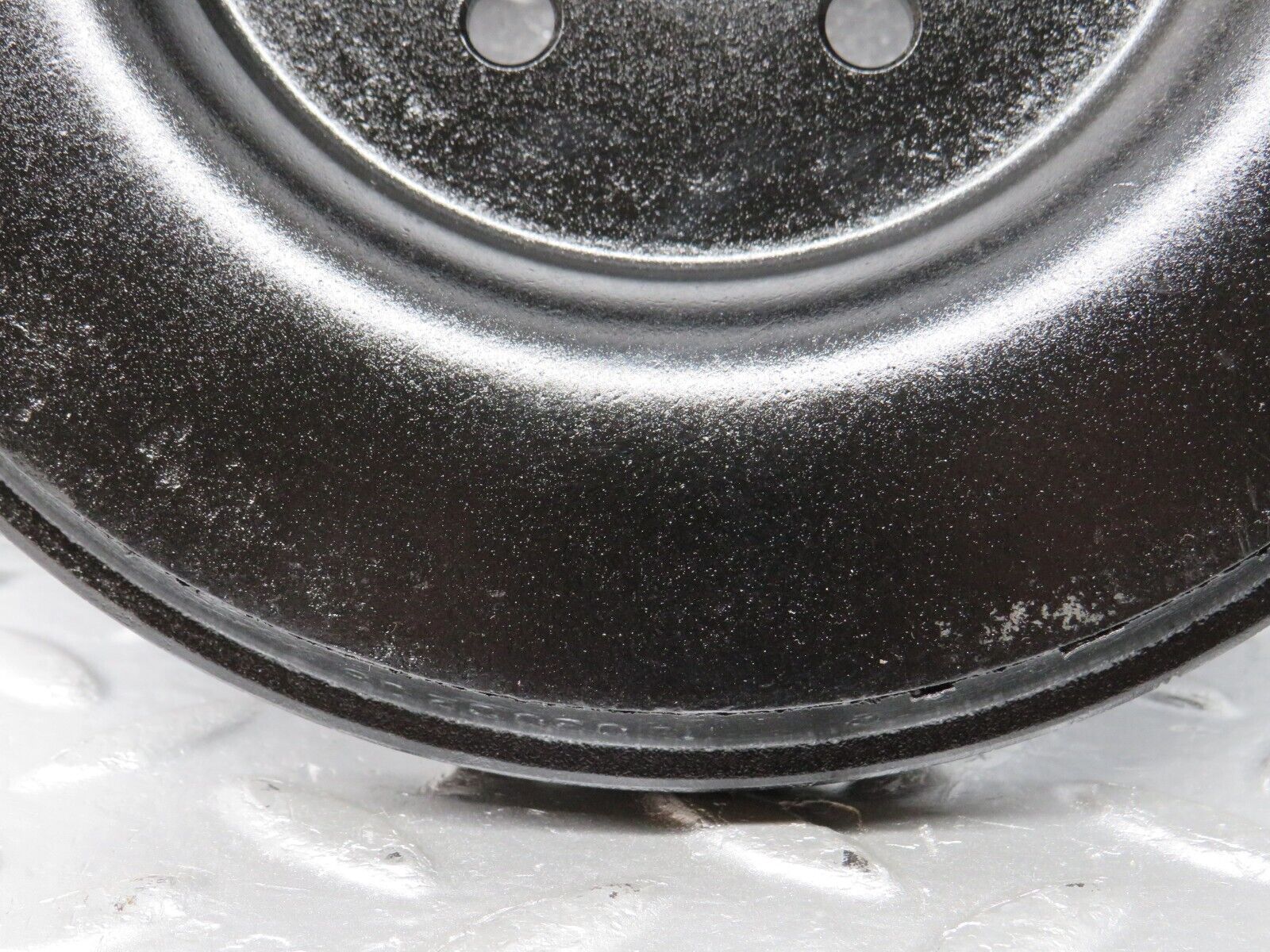 33076 Mercedes-Benz C107 R107 350 V8 Crankshaft Vibration Damper 1160300203