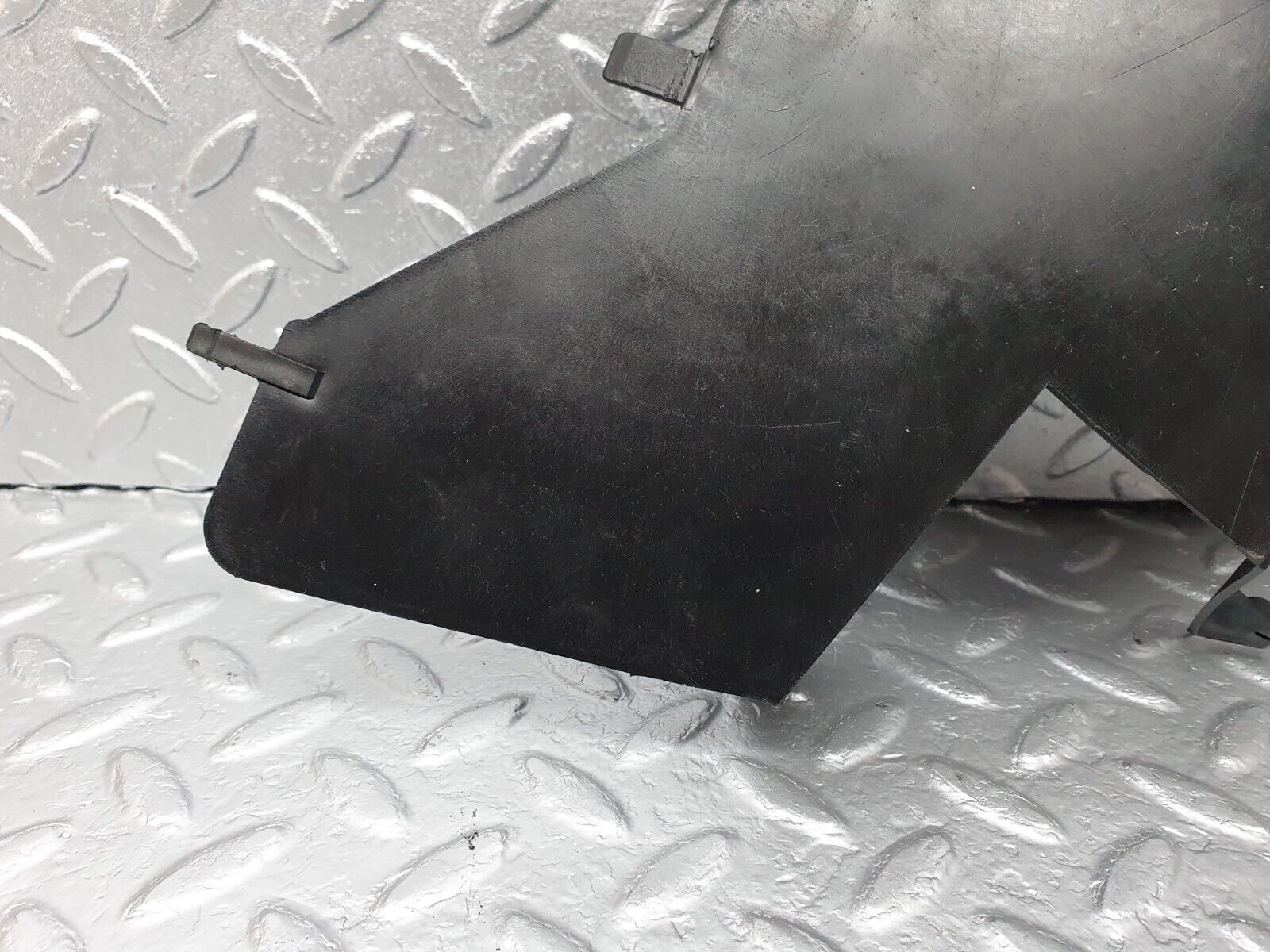 41957 Mercedes-Benz W202 C200 Boot Cable Cover 2028210414