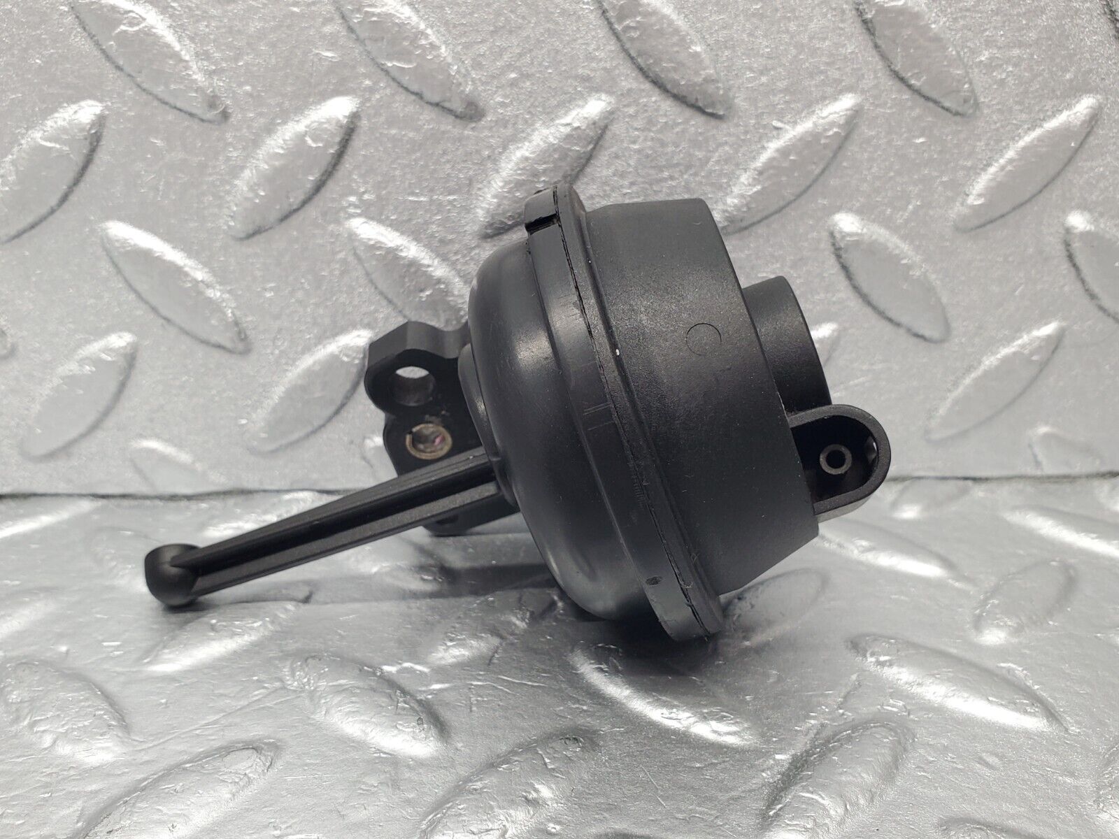 46933 Mercedes-Benz R129 320SL Coupe Vacuum Valve 1121410069