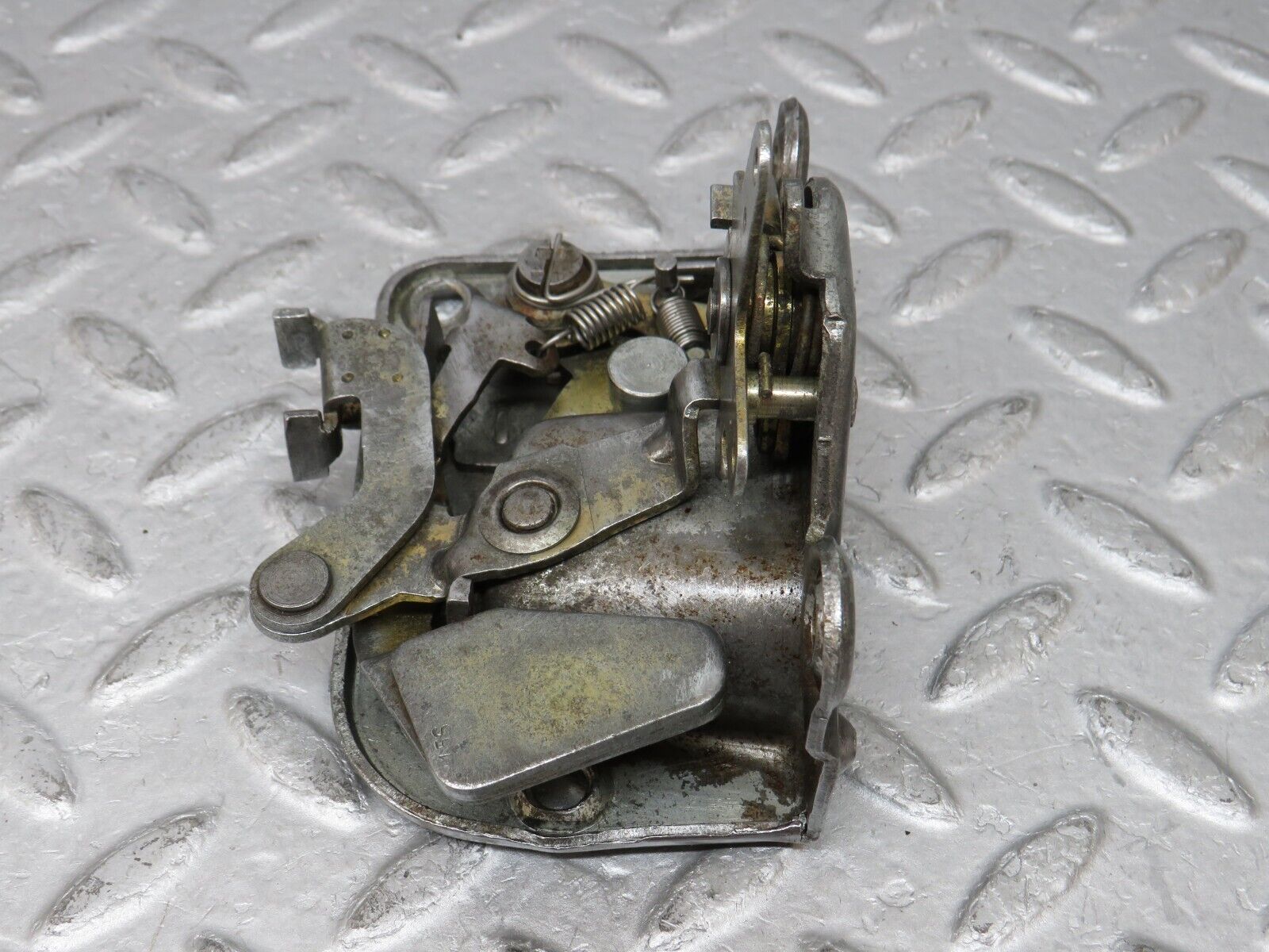 35736 Mercedes-Benz W108 Front Left Door Lock Mechanism