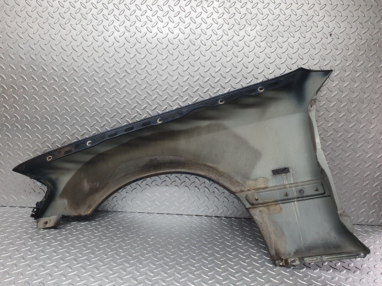 41818 Mercedes-Benz W202 C200 Front Right Fender Wing