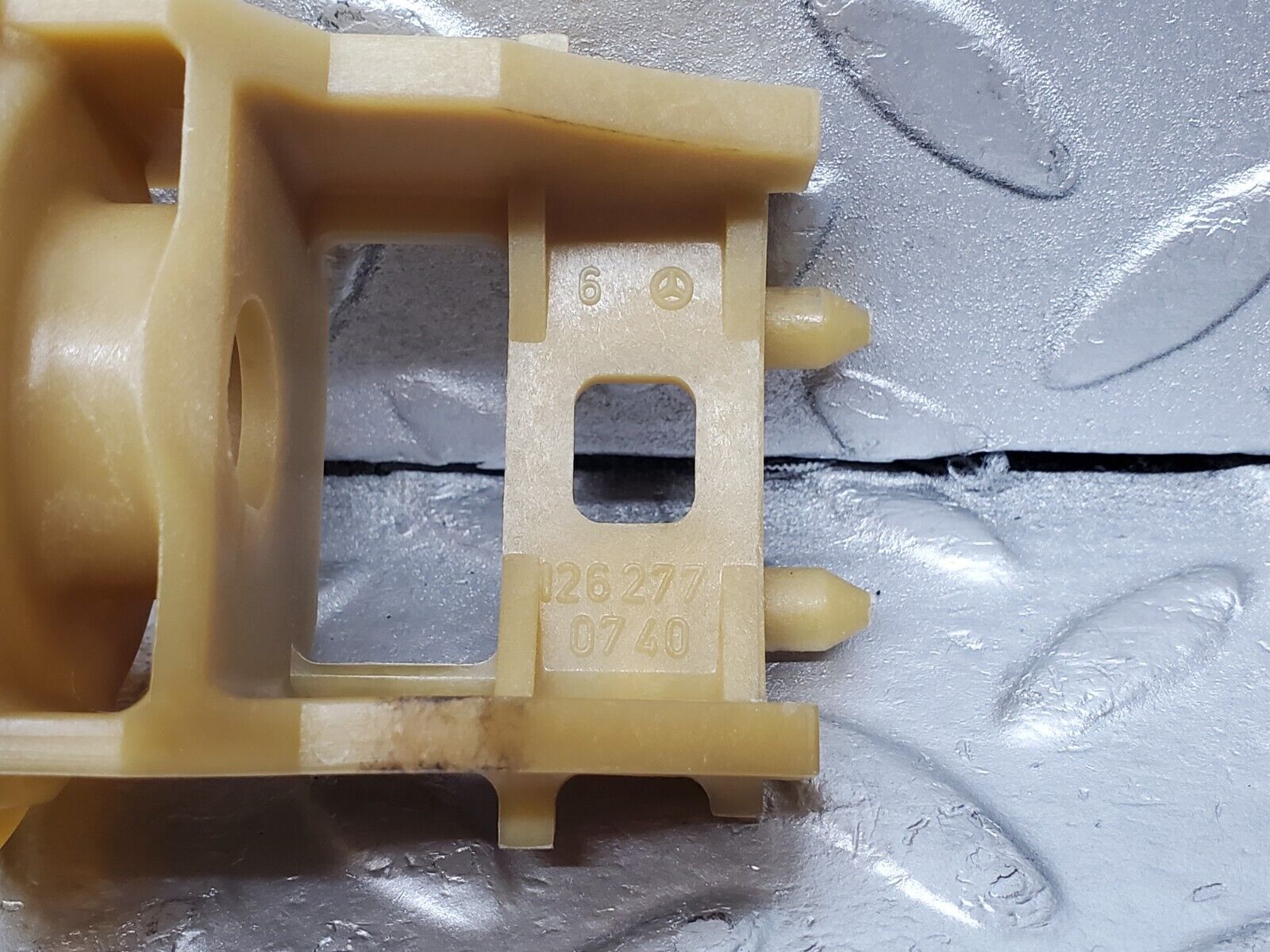 44568 Mercedes-Benz W123 280E Automatic Gearbox Support Bracket 722.309 1262770740 1262770940