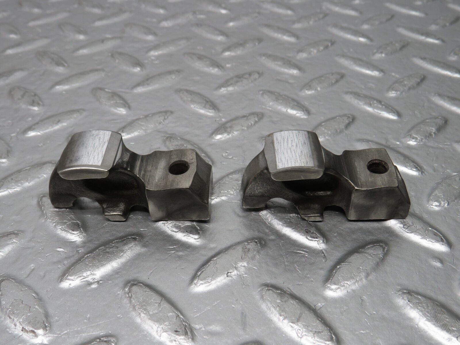 33002 Mercedes-Benz C107 R107 350 V8 Valve Rocker Arm With Spring & Tappet