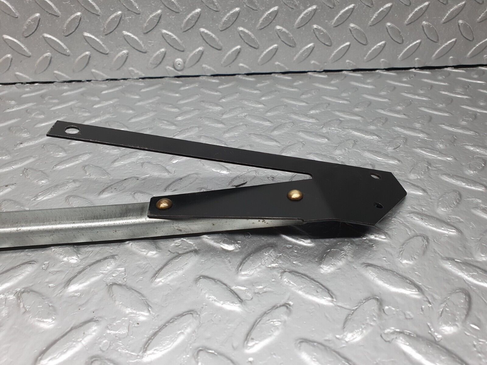 43096 Mercedes-Benz W108 280SE Front Left Seat Side Sliding Adjust Handle