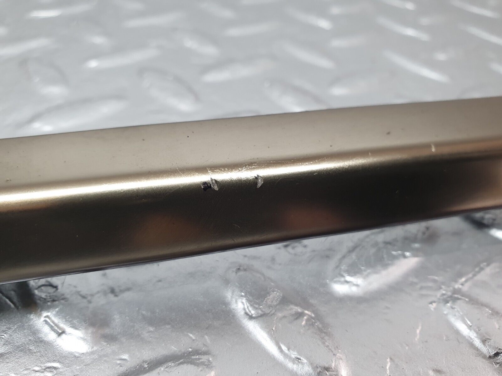 42105 Mercedes-Benz W202 C200 Front Right Door Moulding Trim