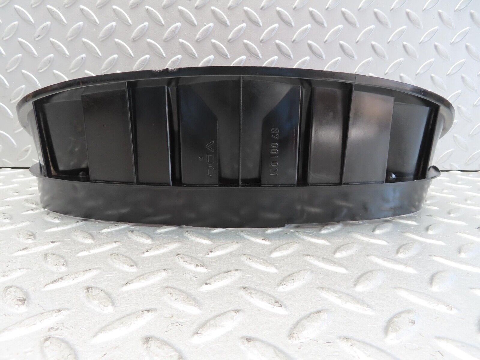 11648 Mercedes-Benz R107 450SL Instrument Cluster Housing 87001021