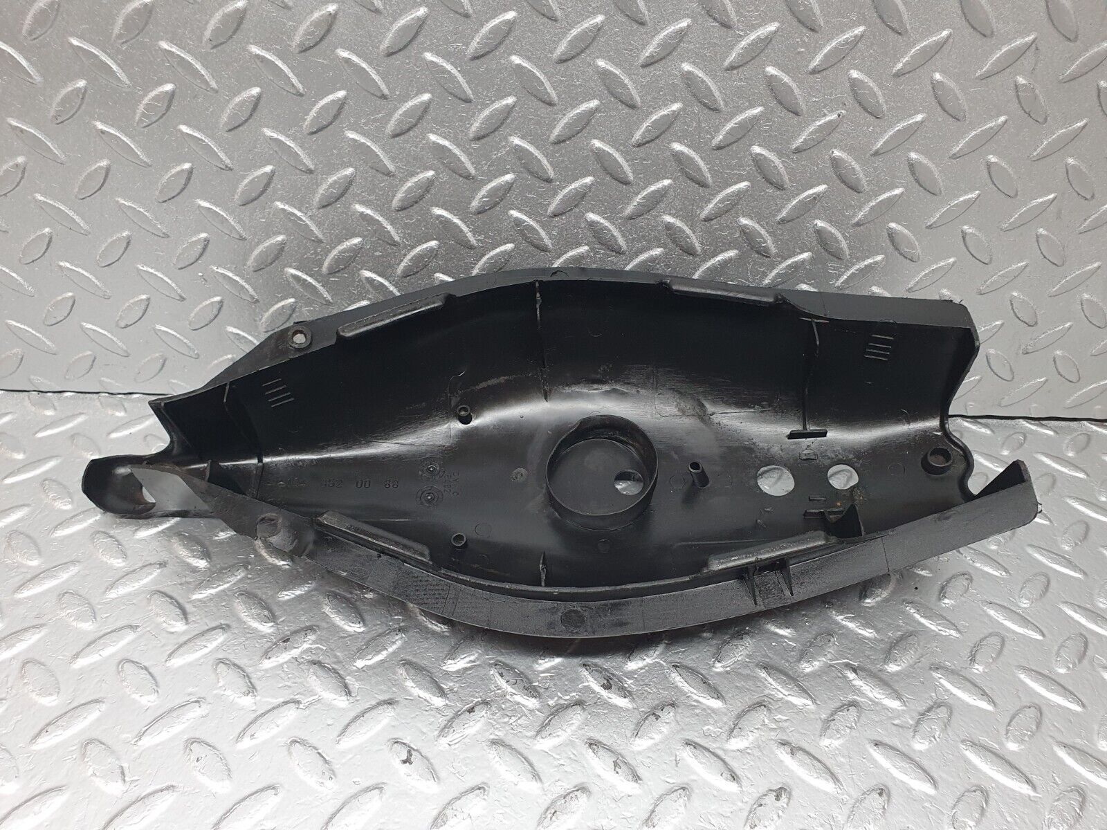 42747 Mercedes-Benz W201 190 2.0L Rear Control Arm Cover 2x 1243520088
