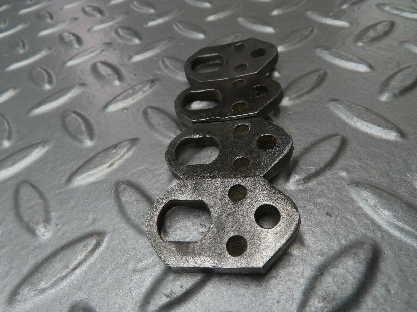 15634 Mercedes-Benz R107 450SL Fuel Injector Bracket 4pcs