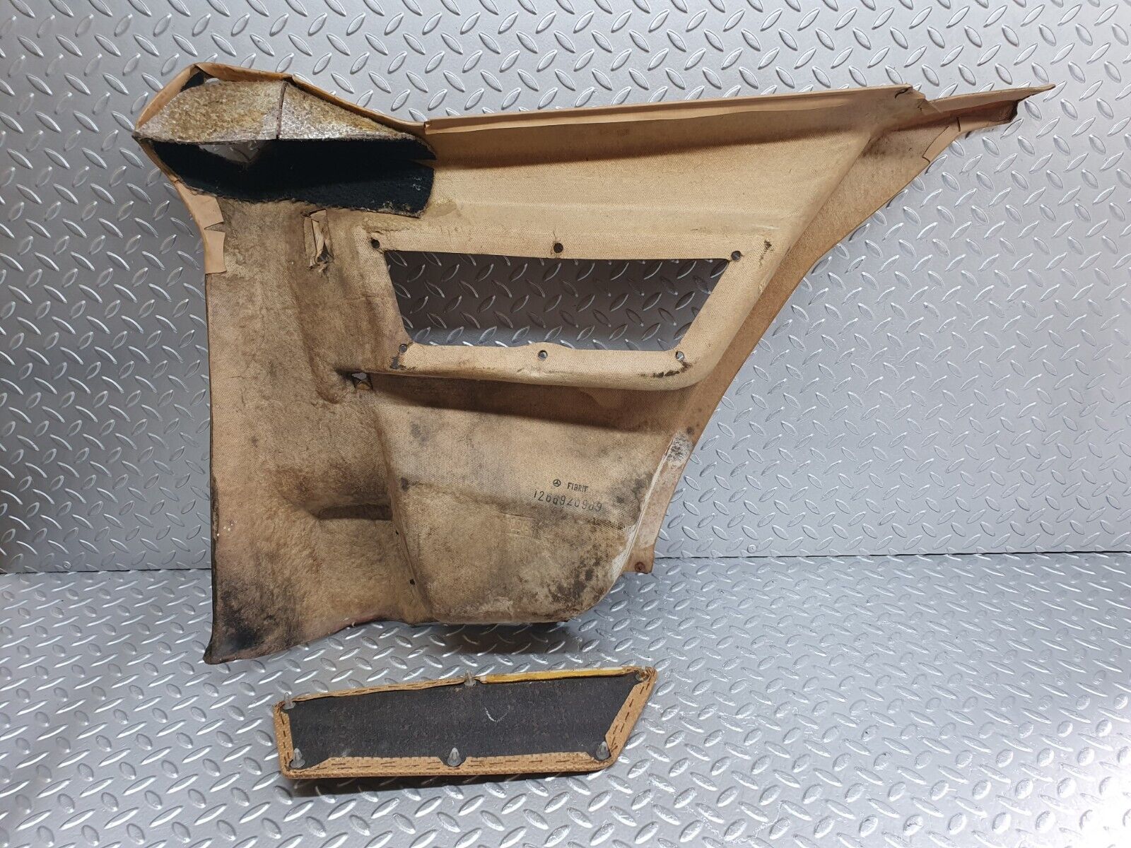 43805 Mercedes-Benz C126 380SEC Coupe Rear Left Card Panel Beige 1266920989 1266922189