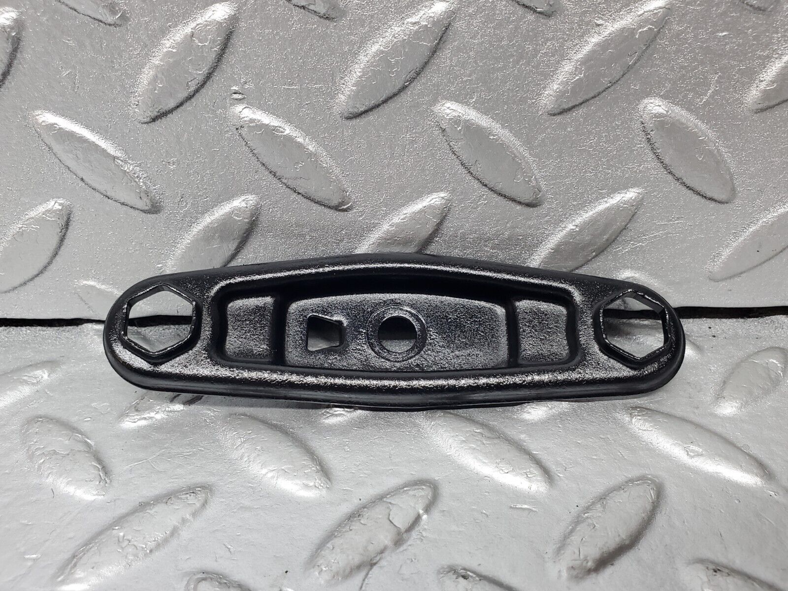 44490 Mercedes-Benz W123 280E Fuel Injector Bracket