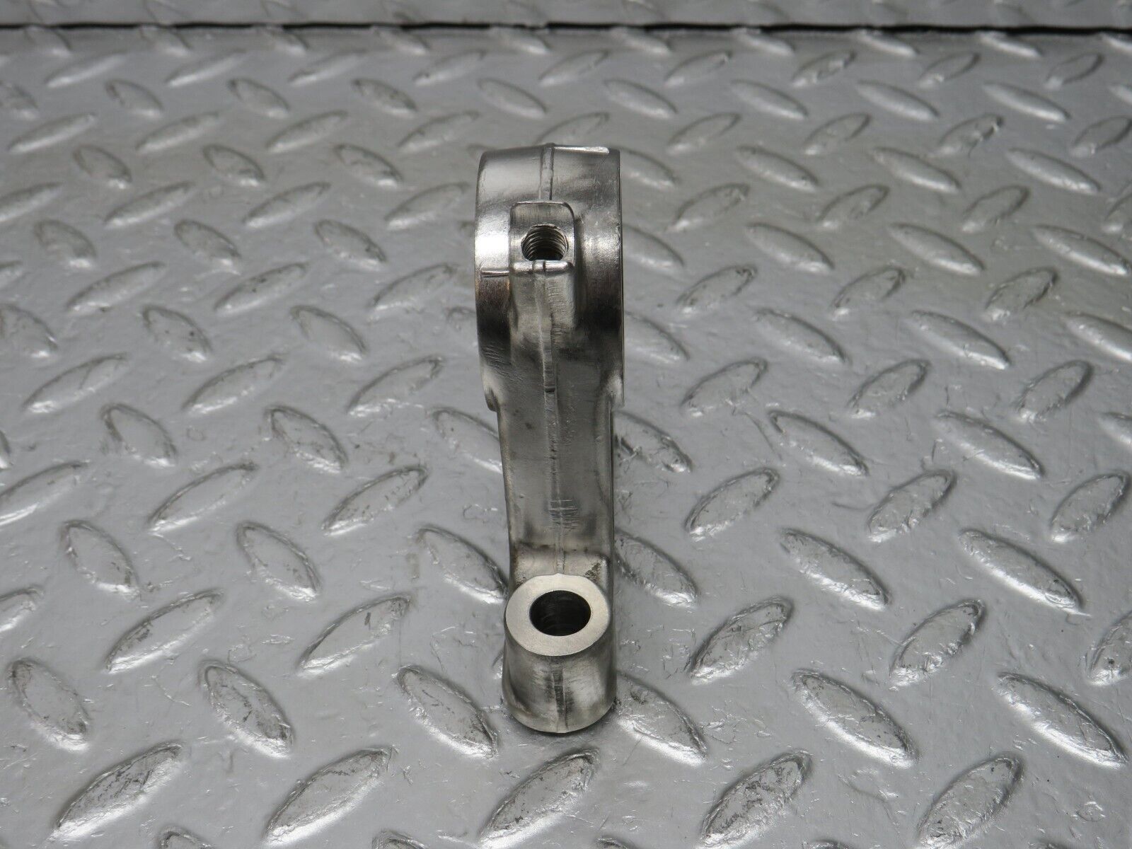 32993 Mercedes-Benz C107 R107 350 V8 Camshaft Tower Bearing 1160511810