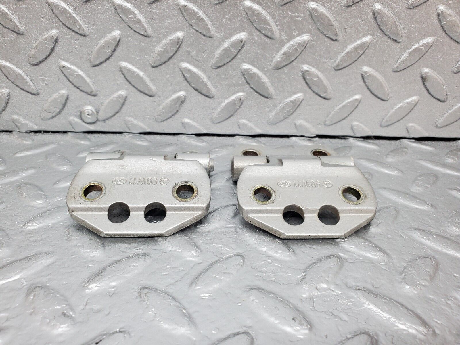 44953 Mercedes-Benz R129 300SL Coupe Door Hinge Right Side