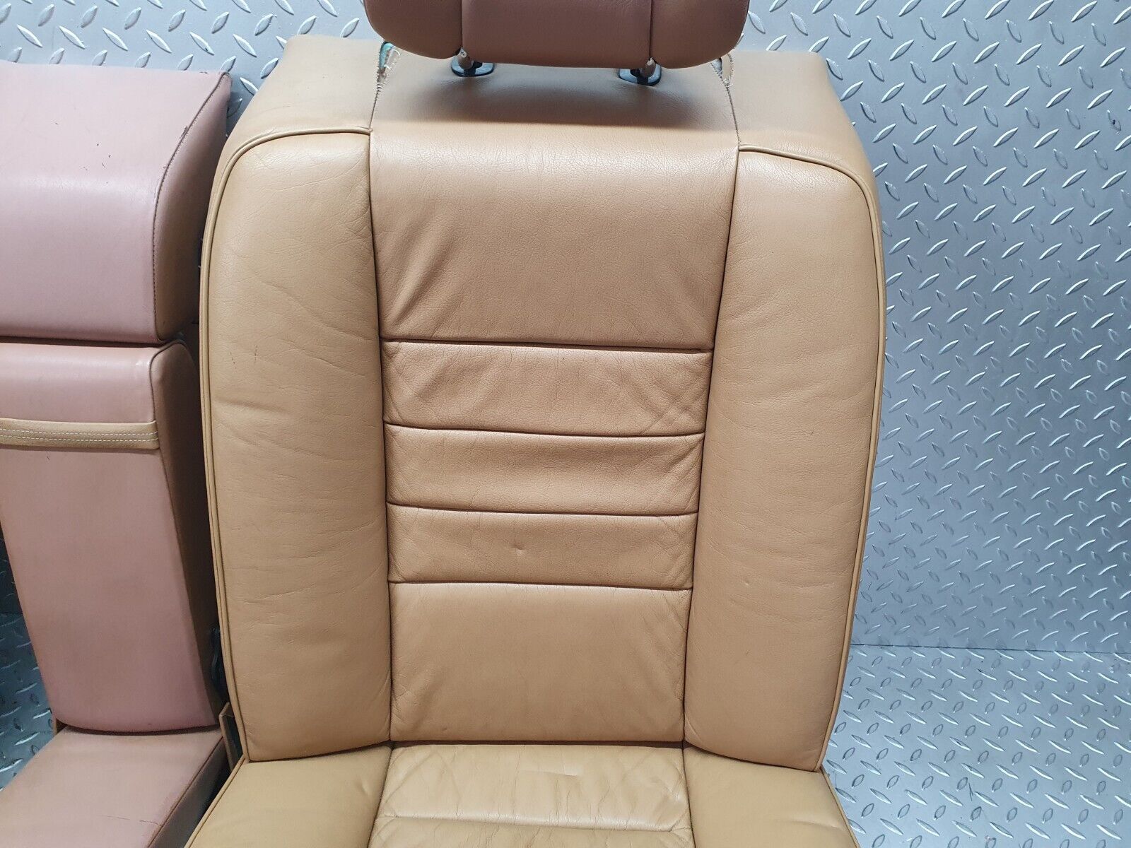 43843 Mercedes-Benz C126 380SEC Coupe Rear Seat Set Leather 1269201416