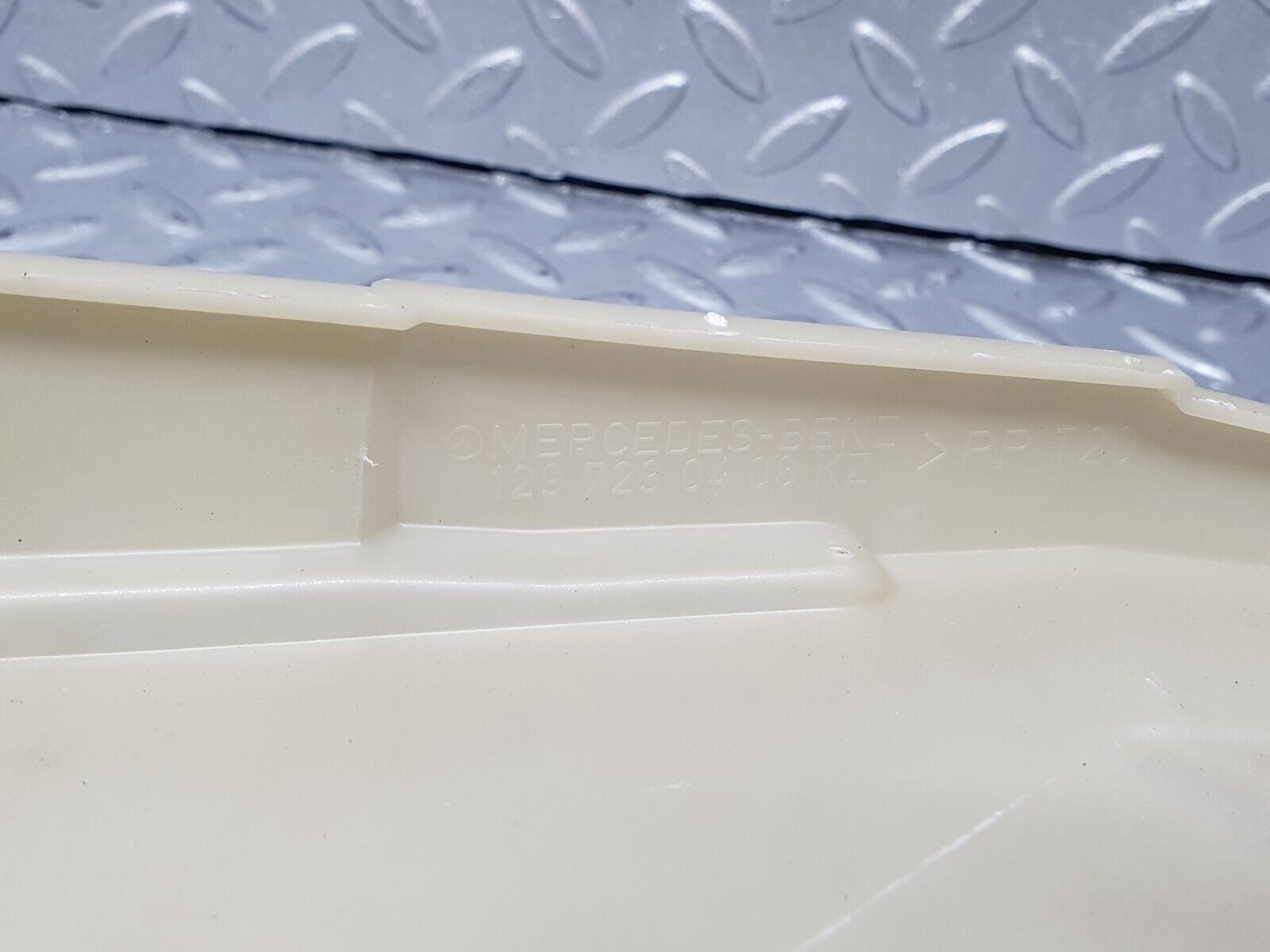 42345 Mercedes-Benz R129 320SL Coupe Door Lock Cover Right 1297230408