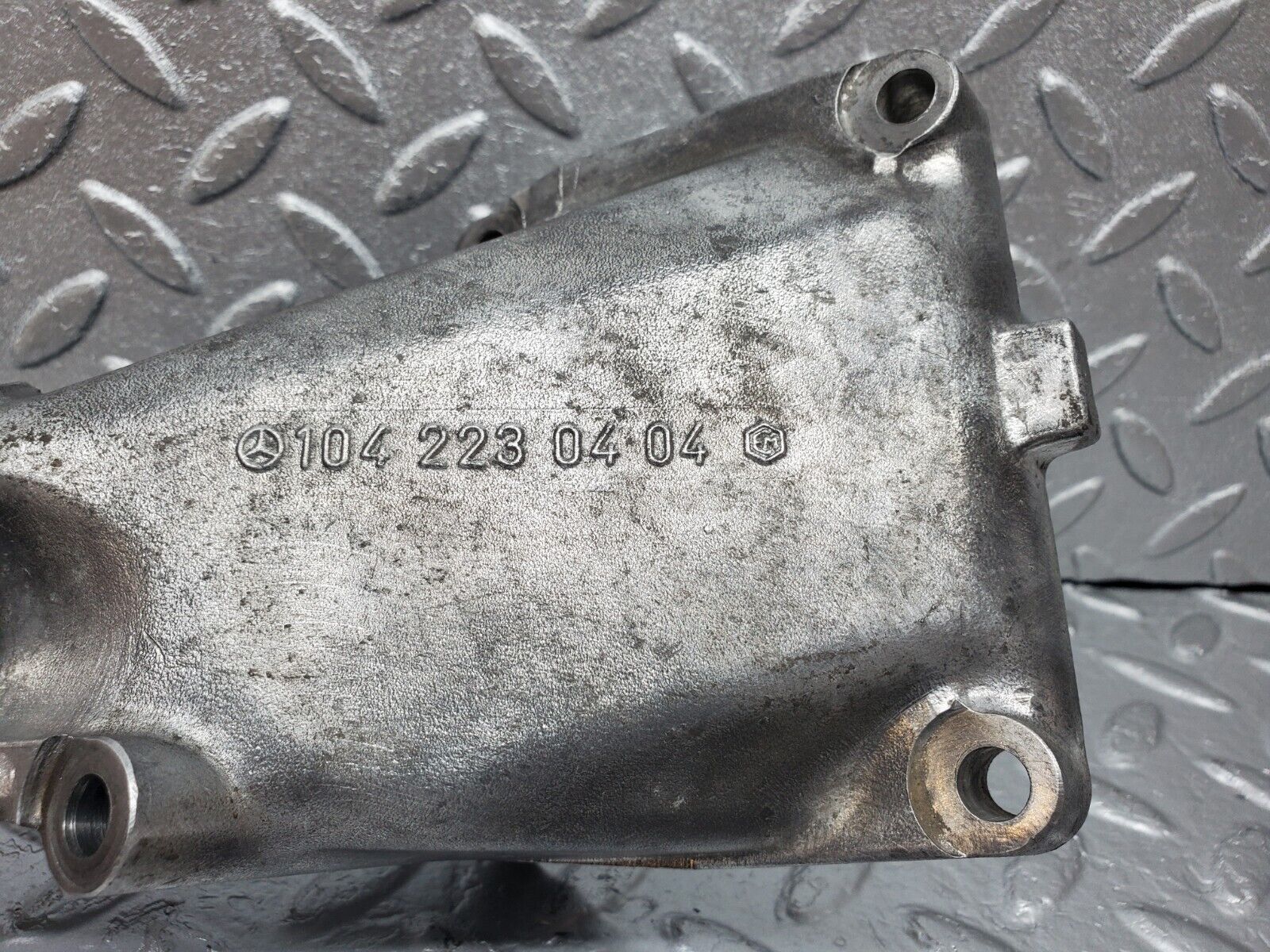 45090 Mercedes-Benz R129 300SL Coupe Engine Mount Bracket Left Side 1042230404