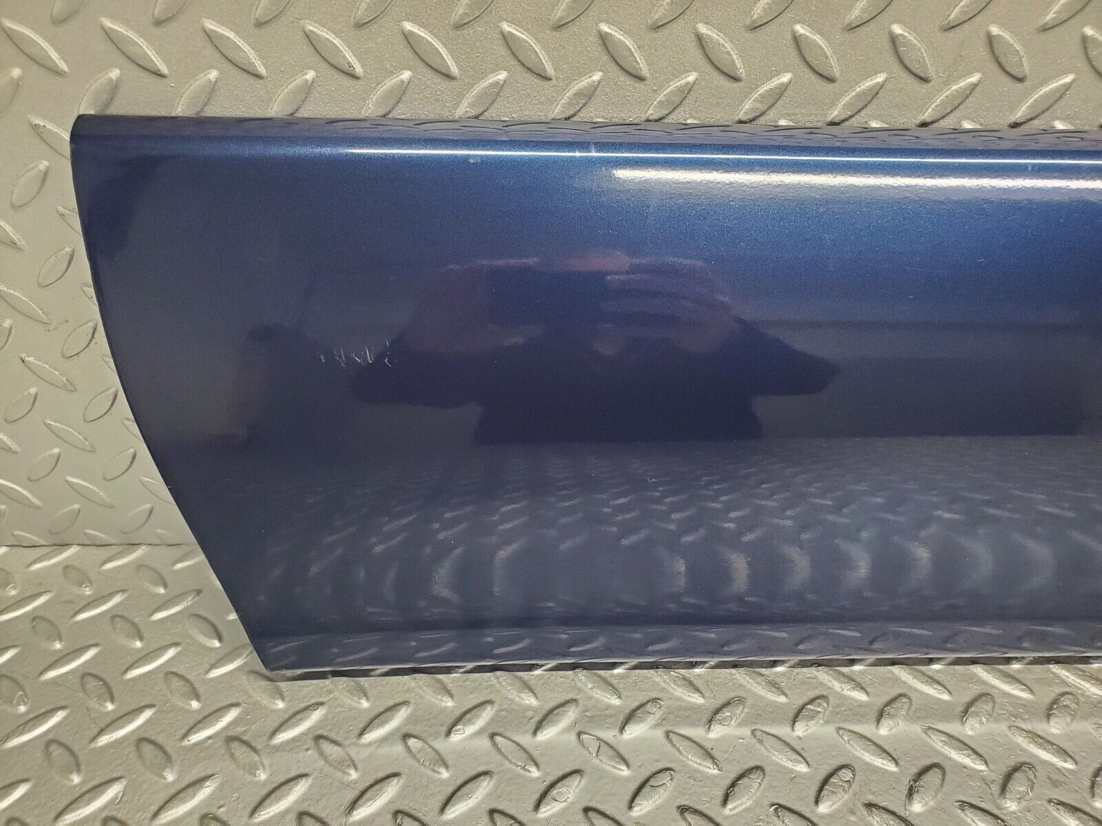 46746 Mercedes-Benz R129 320SL Coupe Right Door Lower Moulding Trim 1296902240