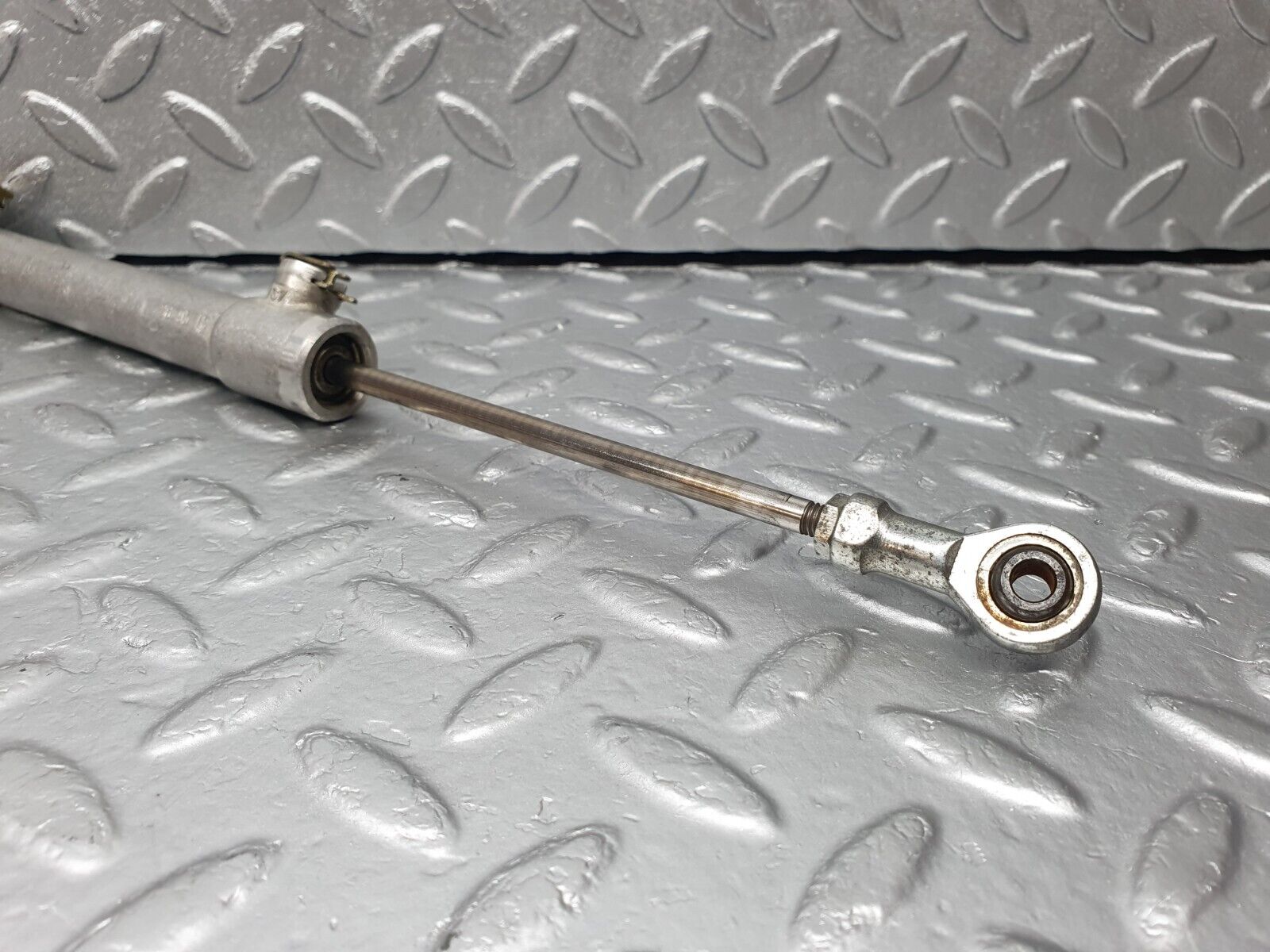 42486 Mercedes-Benz R129 320SL Coupe Roof Folding Hydraulic Cylinder 1298002072