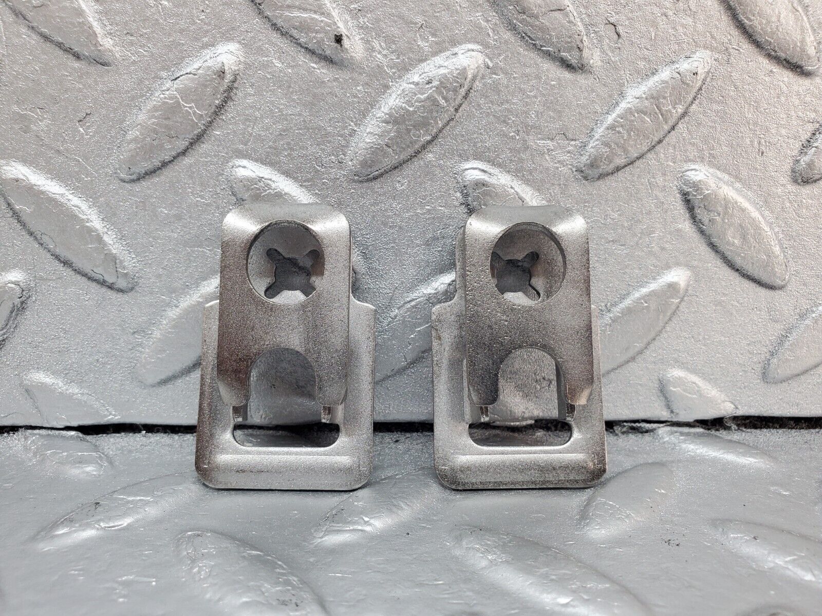 45224 Mercedes-Benz R129 300SL Coupe Fuel Injector Bracket 2x