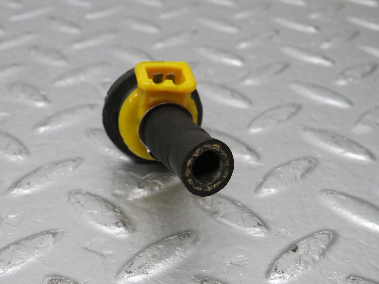 32841 Mercedes-Benz C107 R107 350 V8 Fuel Injector Bosch 0280150034