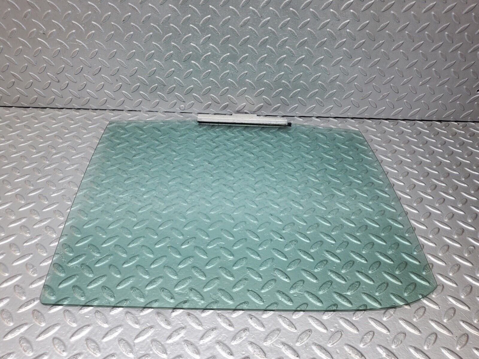 44619 Mercedes-Benz W124 220E Rear Right Door Window Glass