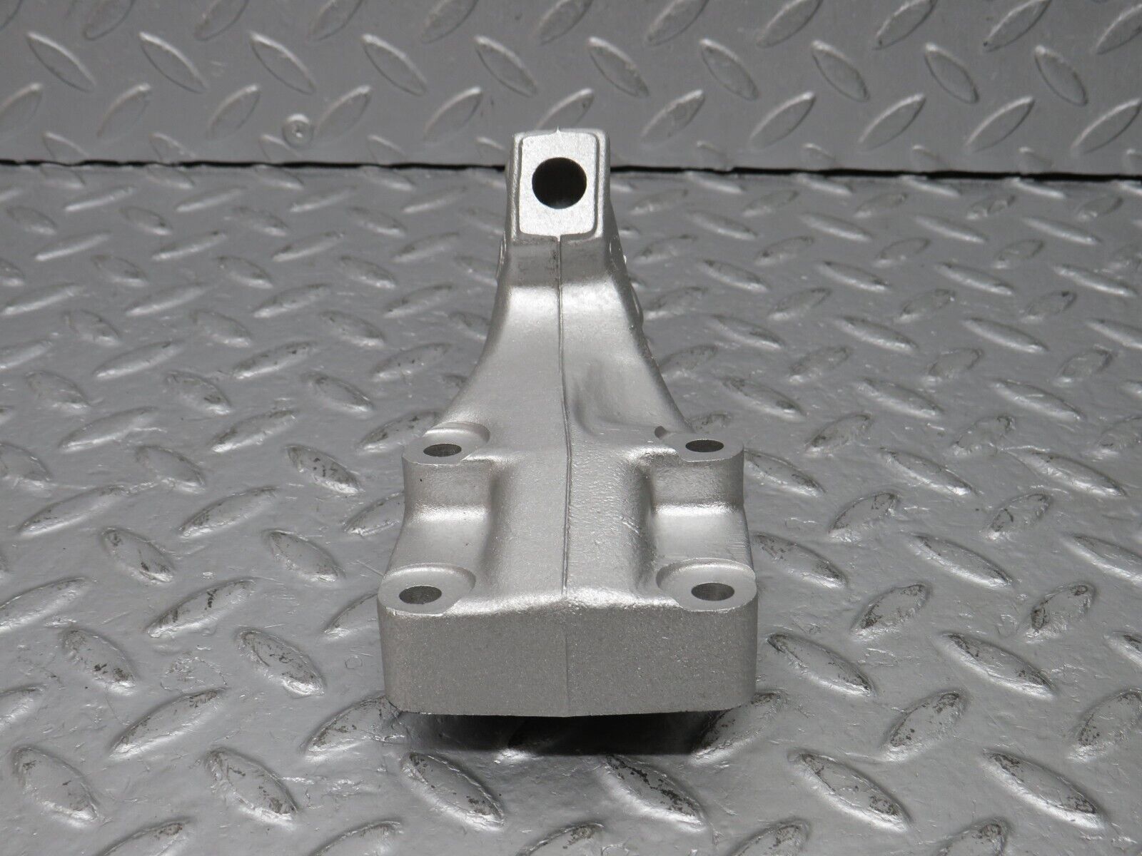 39250 Mercedes-Benz R107 500SL Engine Mount Bracket Left 1162234604