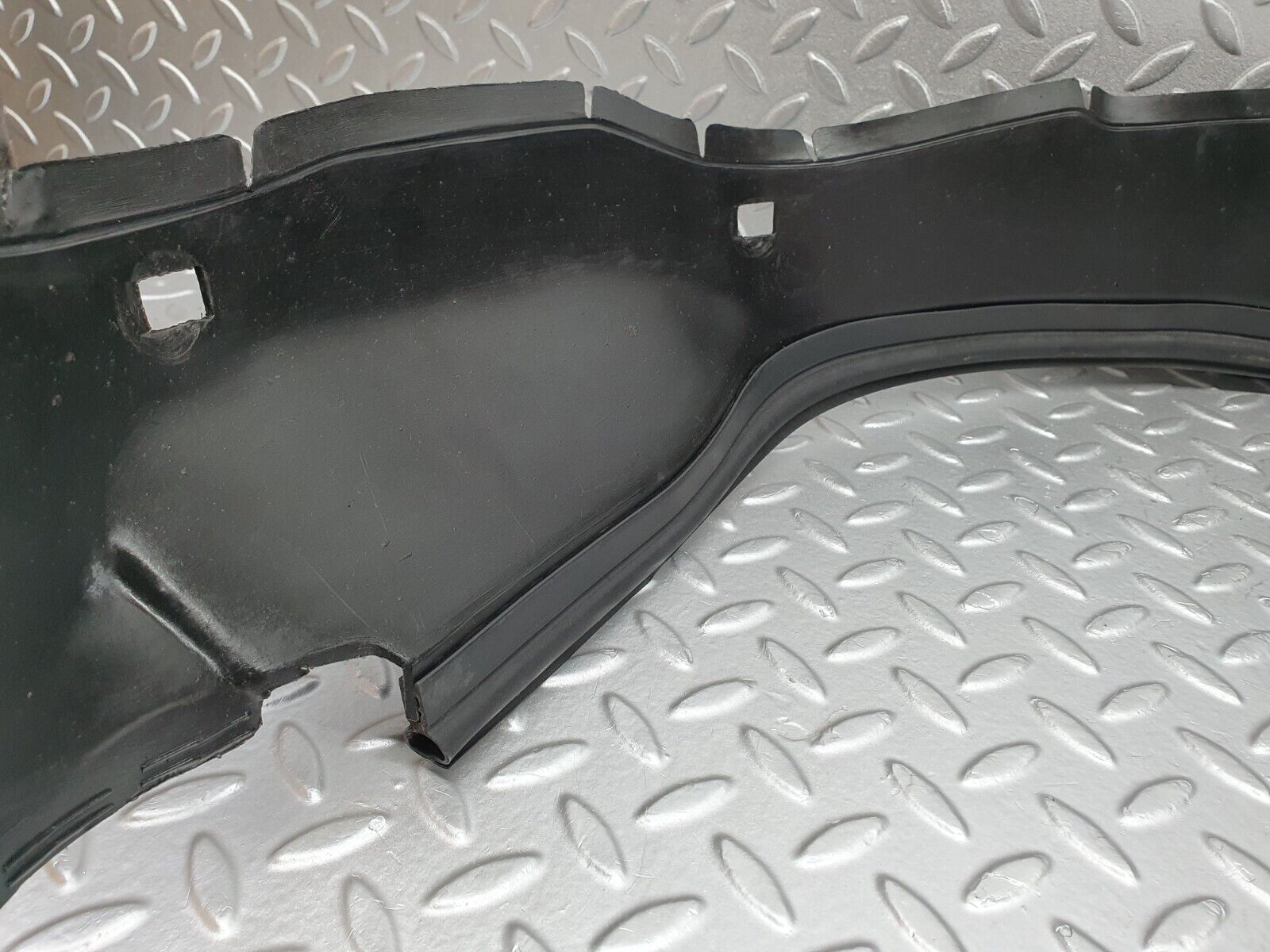 41930 Mercedes-Benz W202 C200 Front Right Inner Fender Wing Splash Guard 2026980230