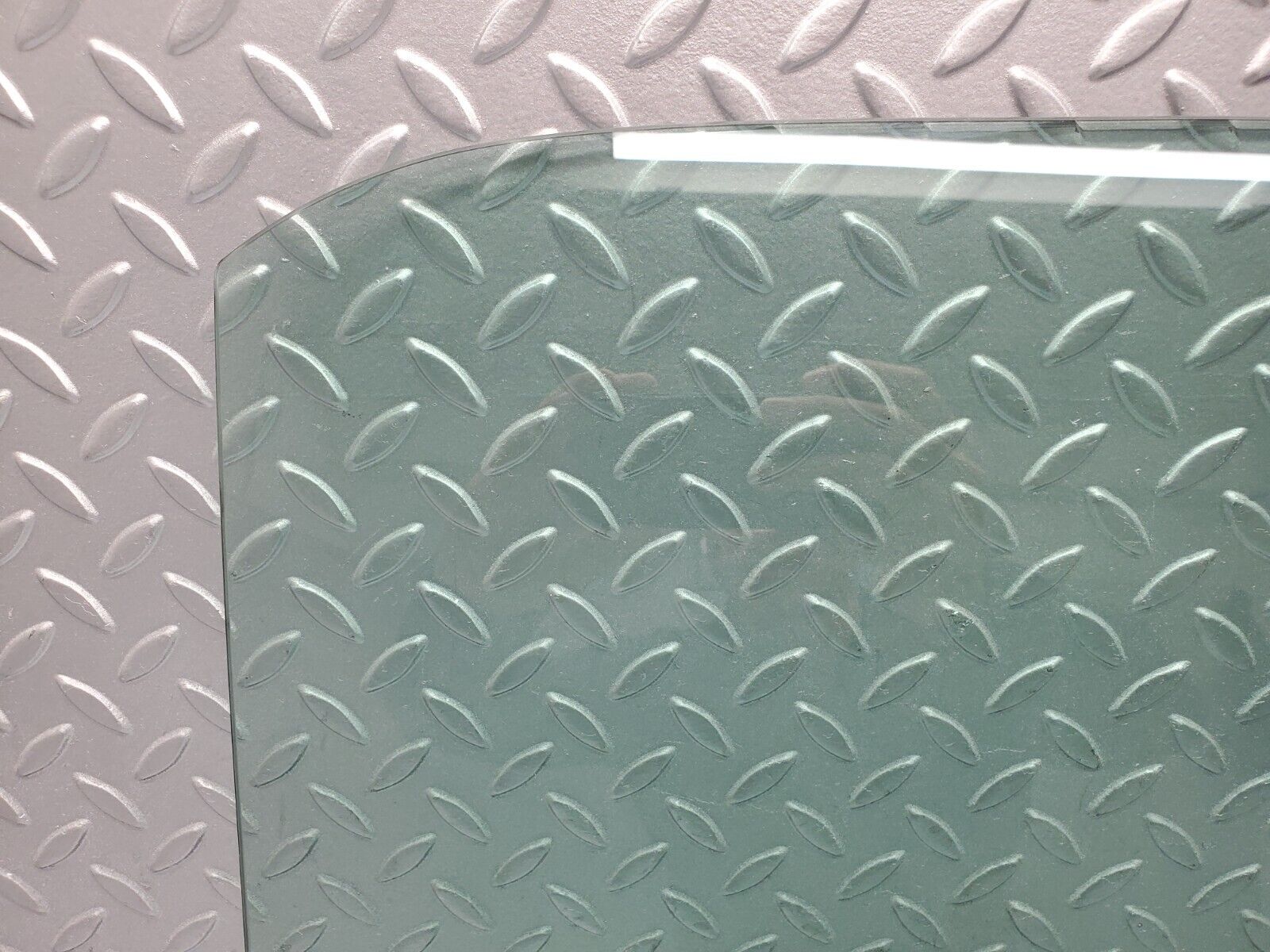 46248 Mercedes-Benz W124 280E Rear Right Door Window Glass