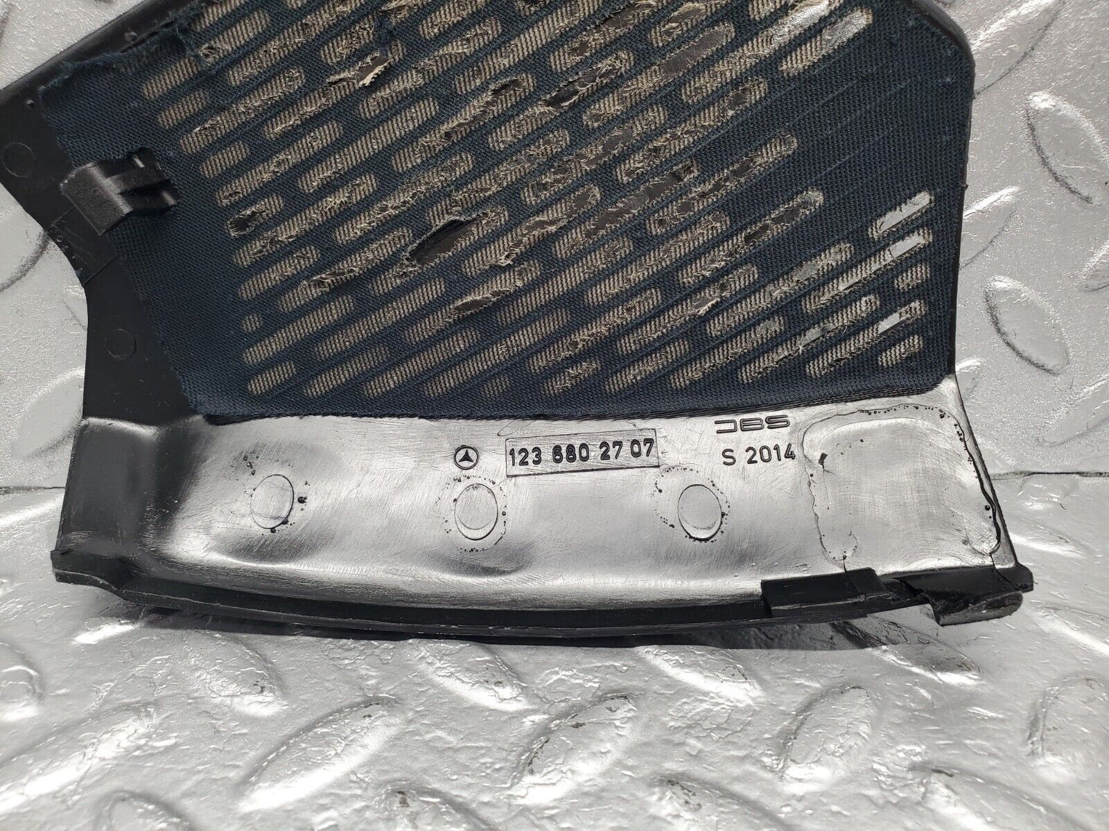 46363 Mercedes-Benz C123 280CE Coupe Dashboard Speaker Covers Black 1236802807 1236802707