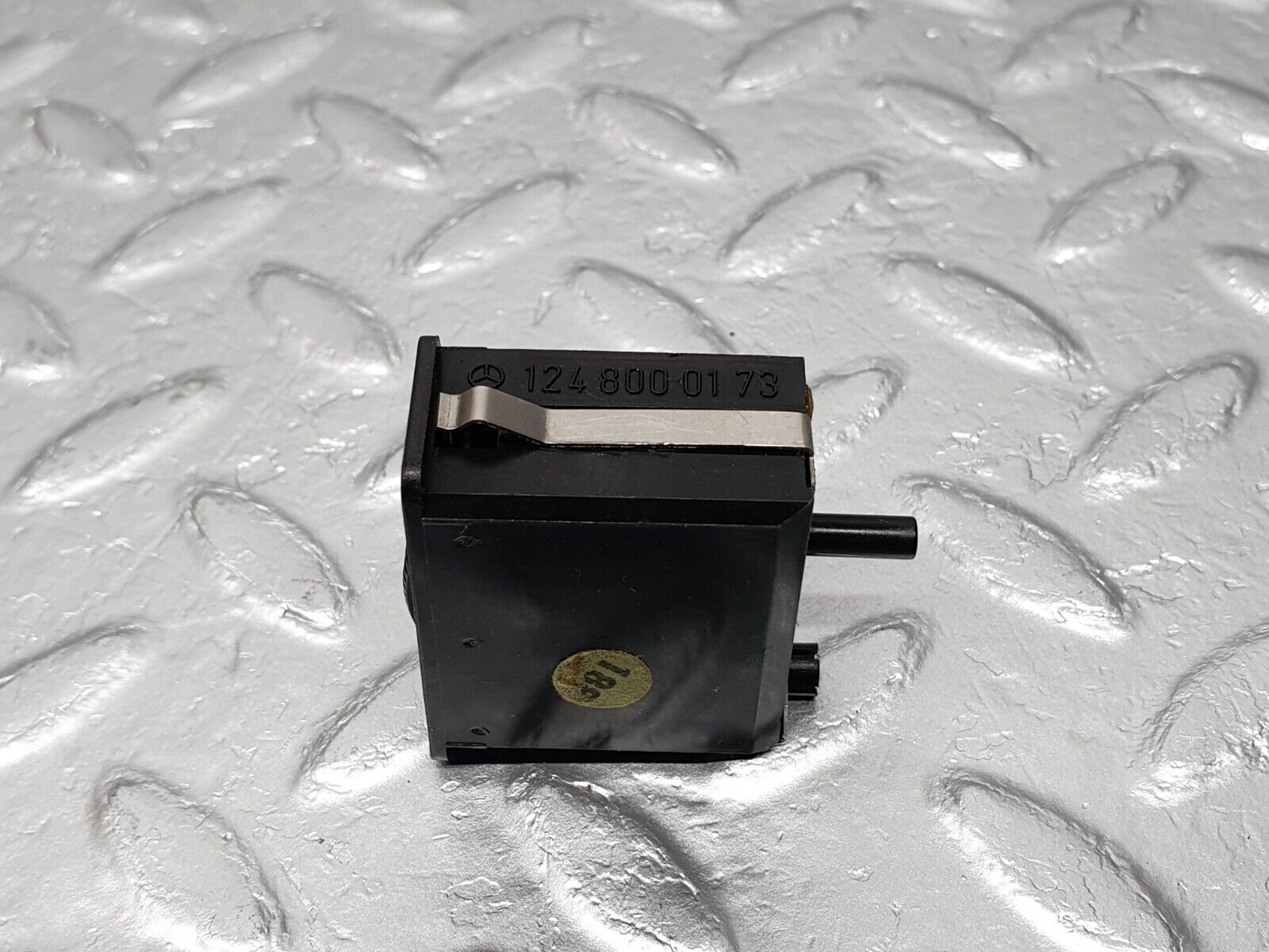 41654 Mercedes-Benz W124 200E Headlight Level Switch Hella 1248000173