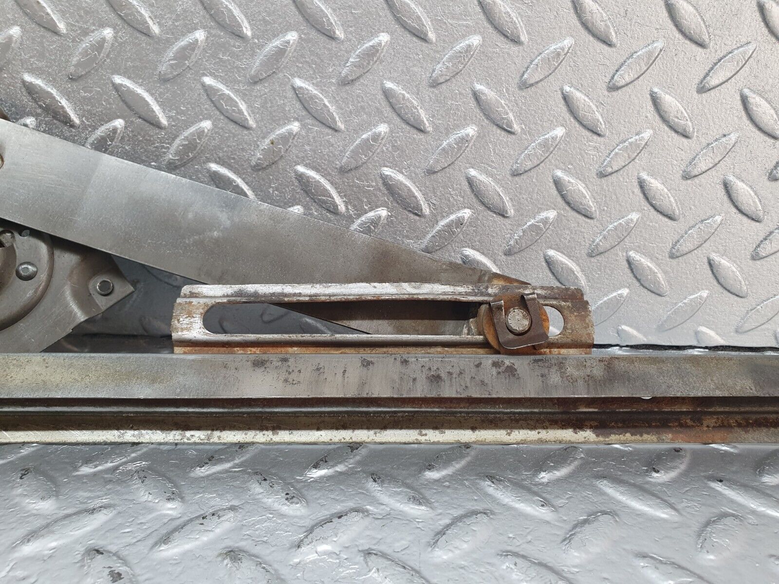 43307 Mercedes-Benz W108 280SE Rear Right Manual Window Regulator