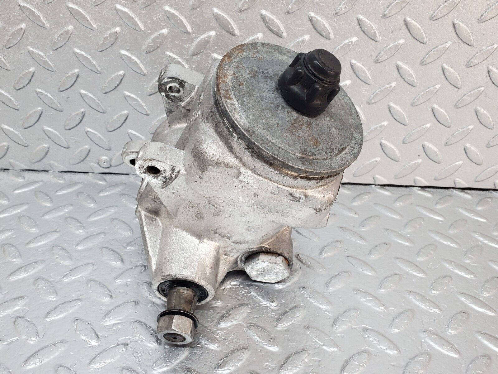 45424 Mercedes-Benz 280E M110.983 Power Steering Pump 1264601580