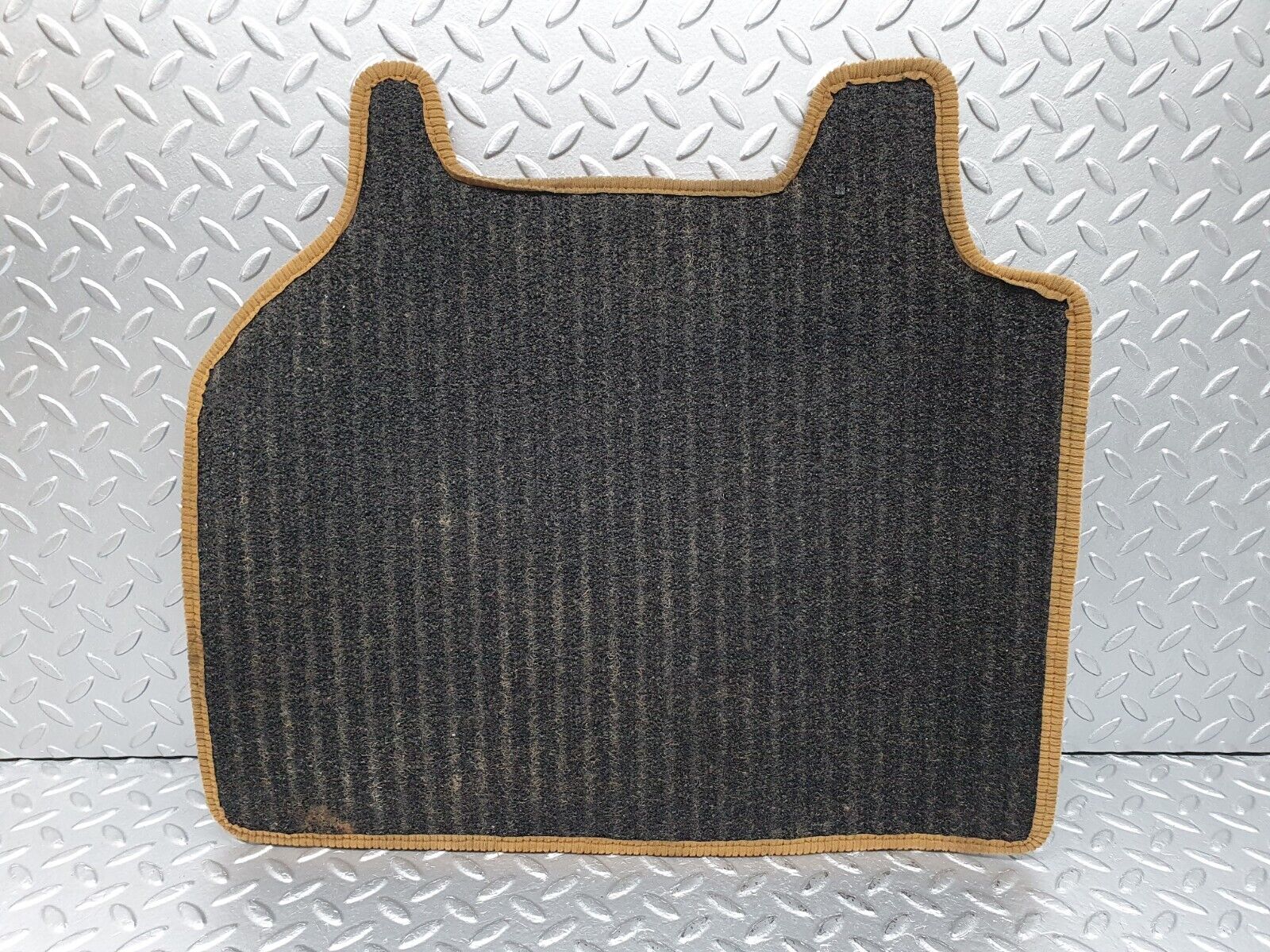 41636 Mercedes-Benz W124 200E Rear Left Floor Carpet Mat Palomino