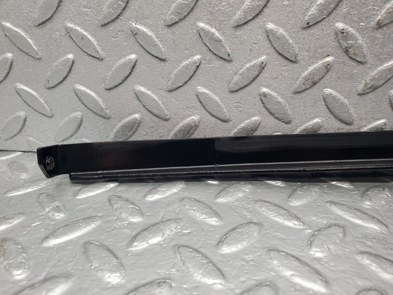 46762 Mercedes-Benz R129 320SL Coupe Front Left Window Channel