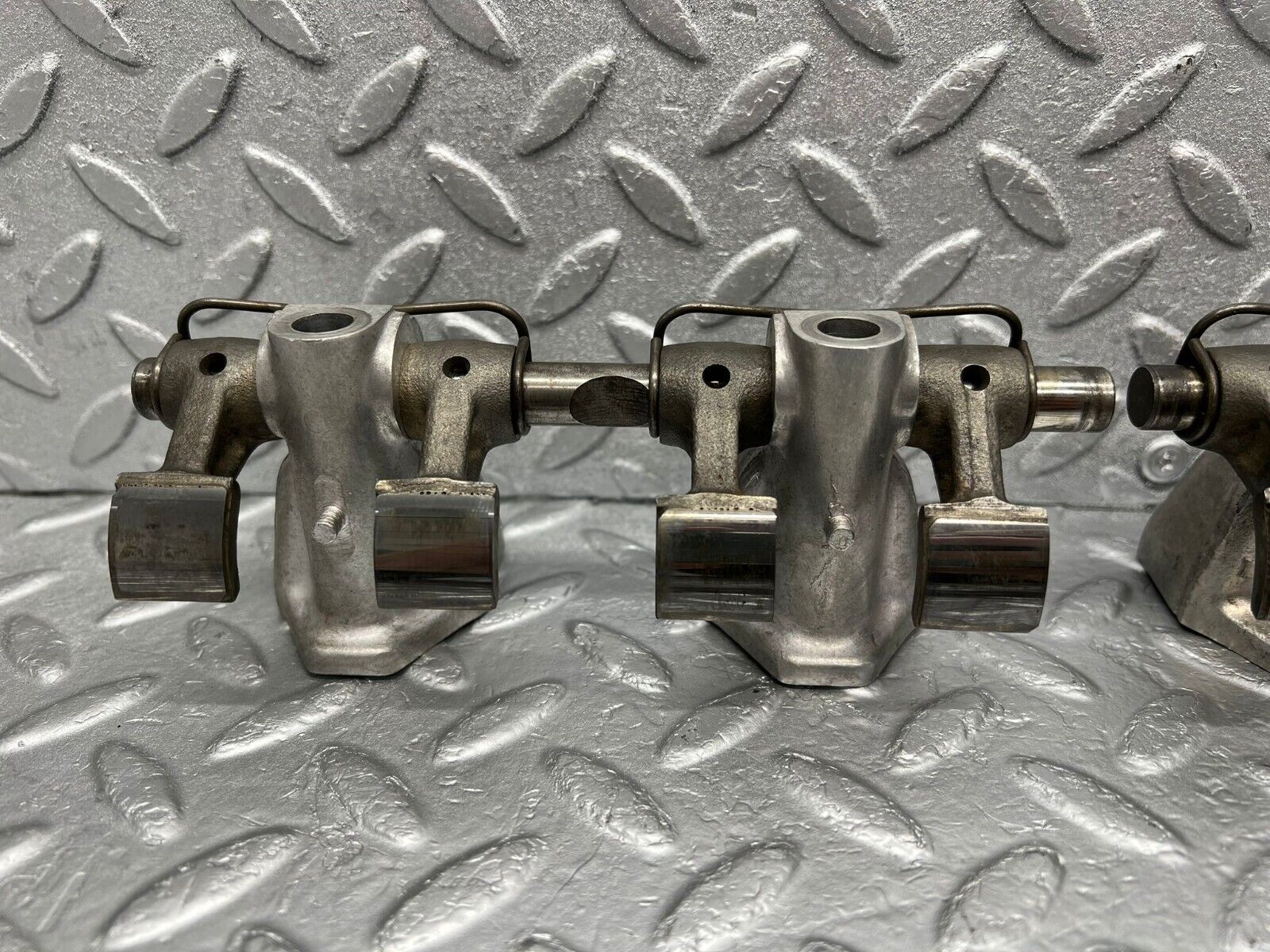 46326 Mercedes-Benz W123 300D Camshaft Rocker Arm 5 Cylinder 6160550010