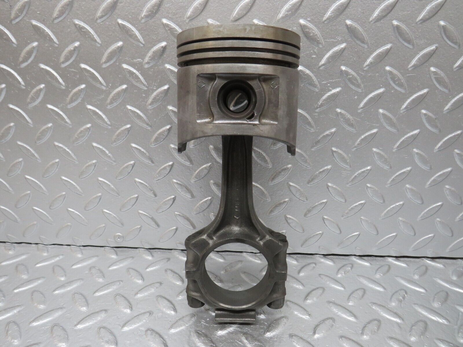 33038 Mercedes-Benz C107 R107 350 V8 Piston With Connecting Rod 92mm 11607