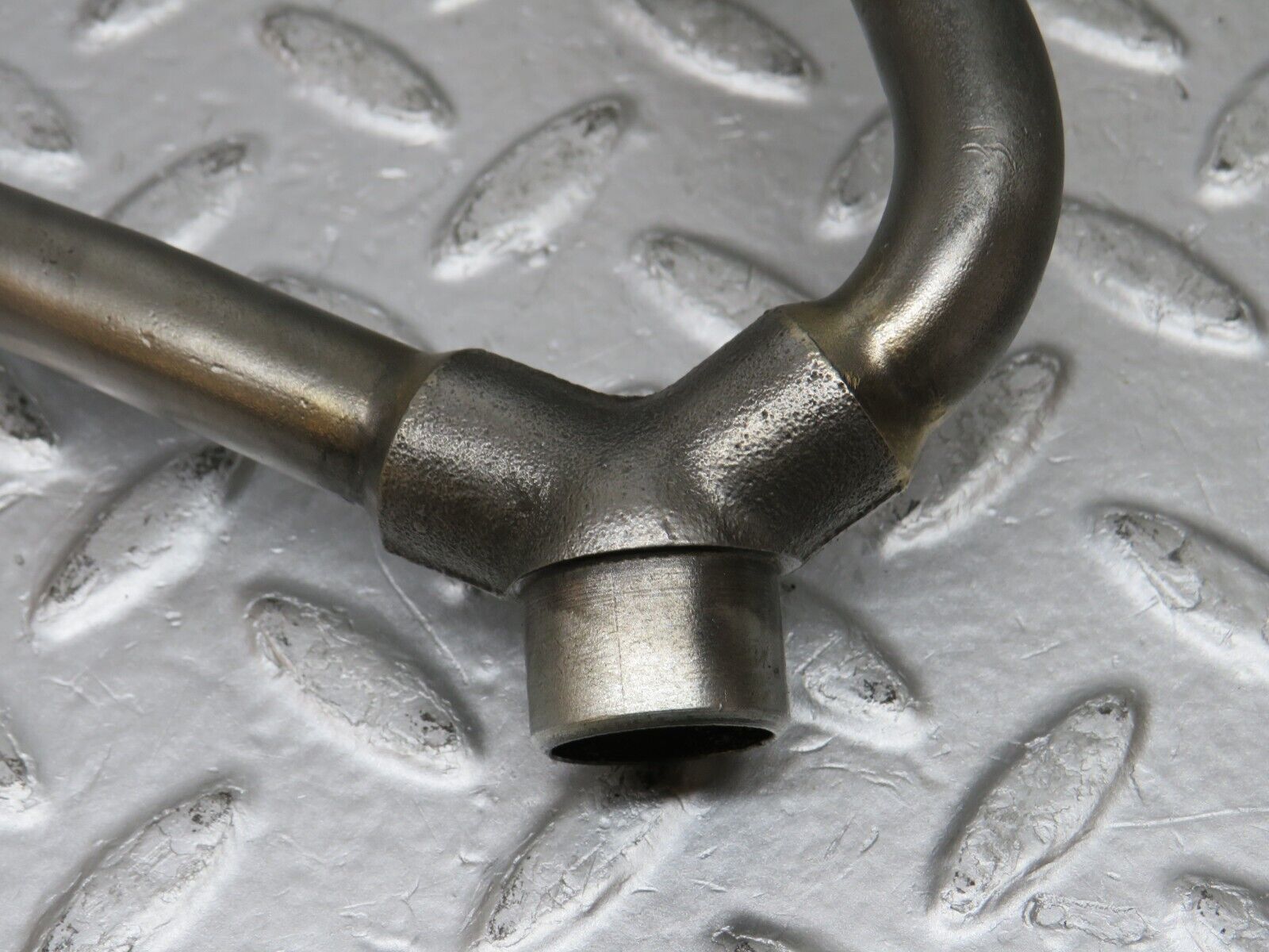 32833 Mercedes-Benz C107 R107 350 V8 Air Intake Manifold Hose