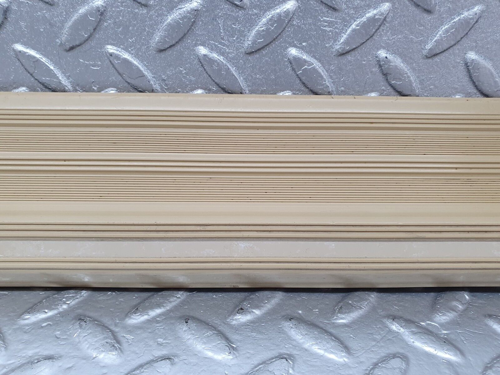 44094 Mercedes-Benz C123 230CE Coupe Right Door Sill Trim Beige
