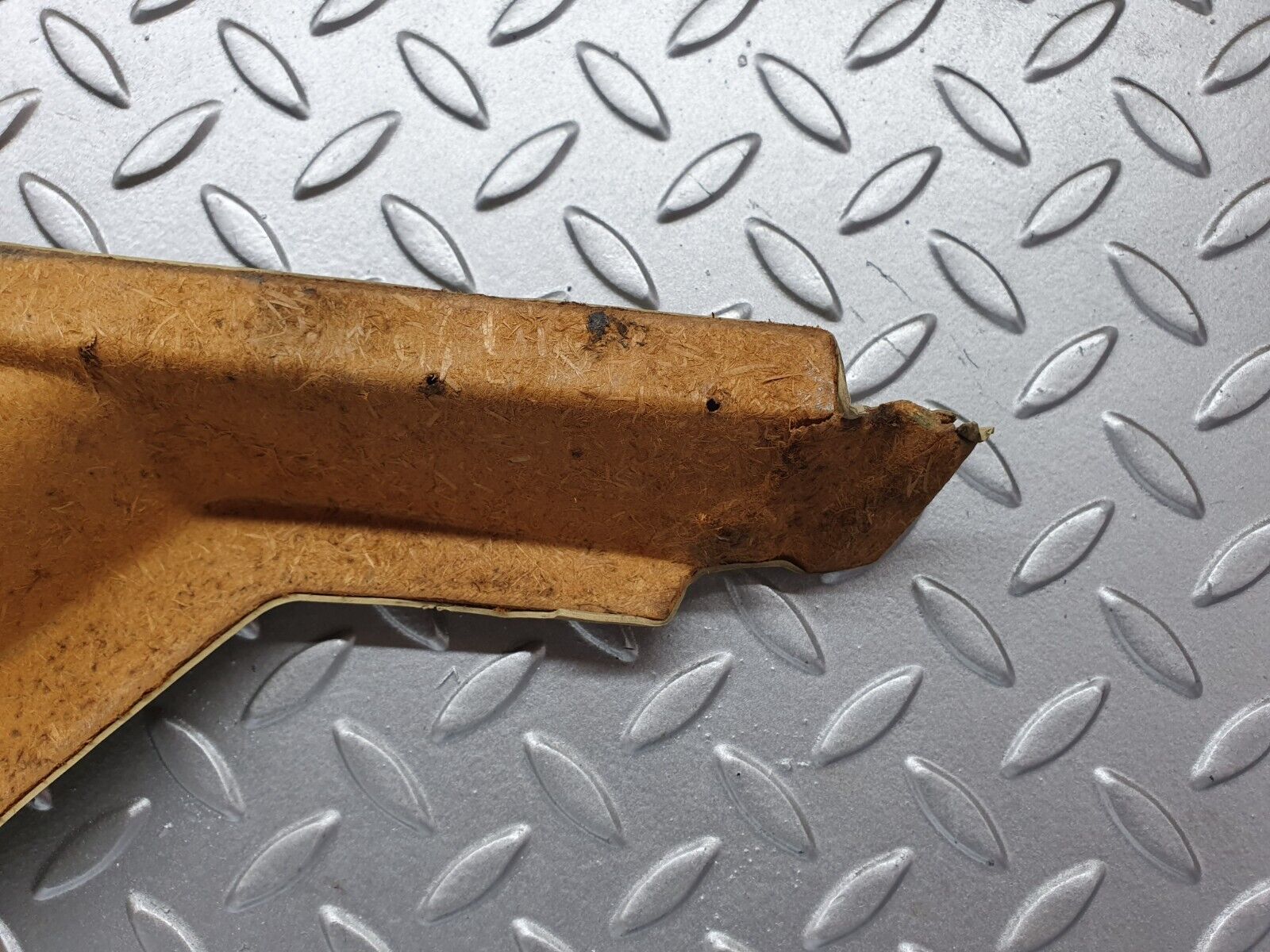 44052 Mercedes-Benz C123 230CE Coupe Rear Left Card Panel Beige