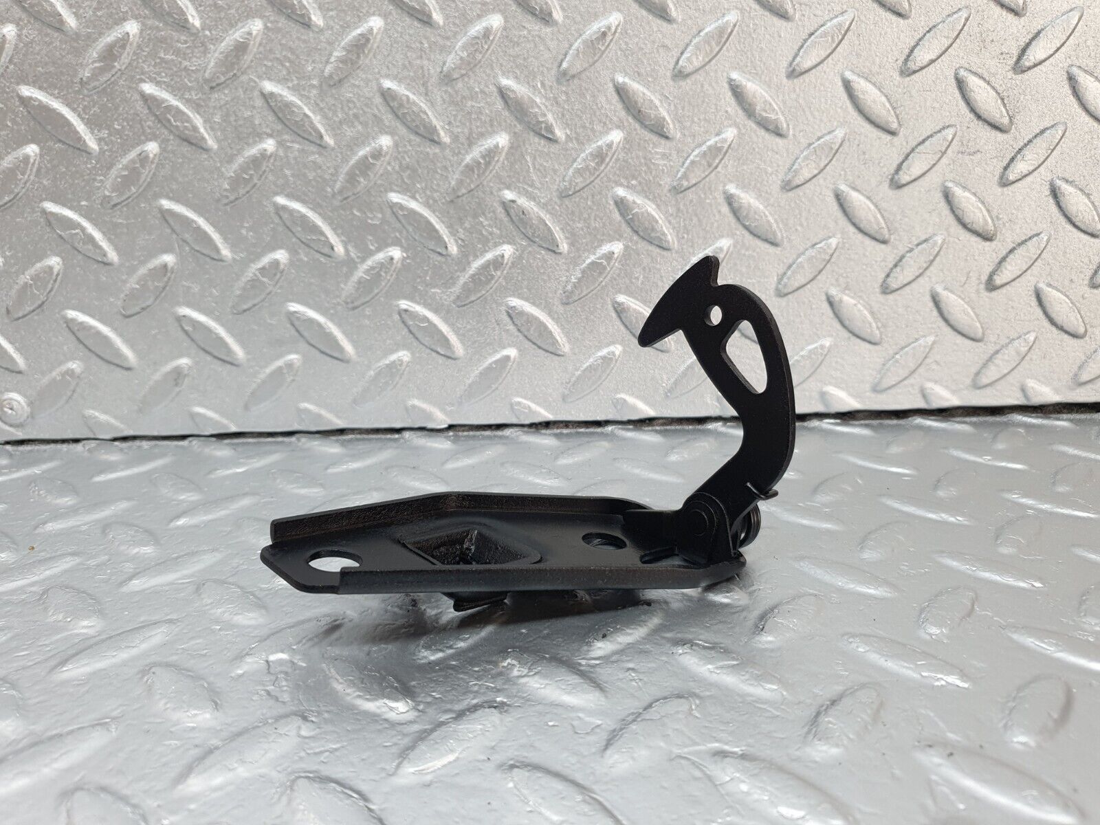 42835 Mercedes-Benz W201 190 2.0L Bonnet Safety Latch 2018800560