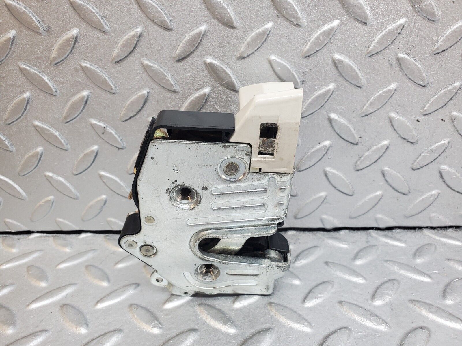 44791 Mercedes-Benz W124 220E Rear Left Door Lock Mechanism