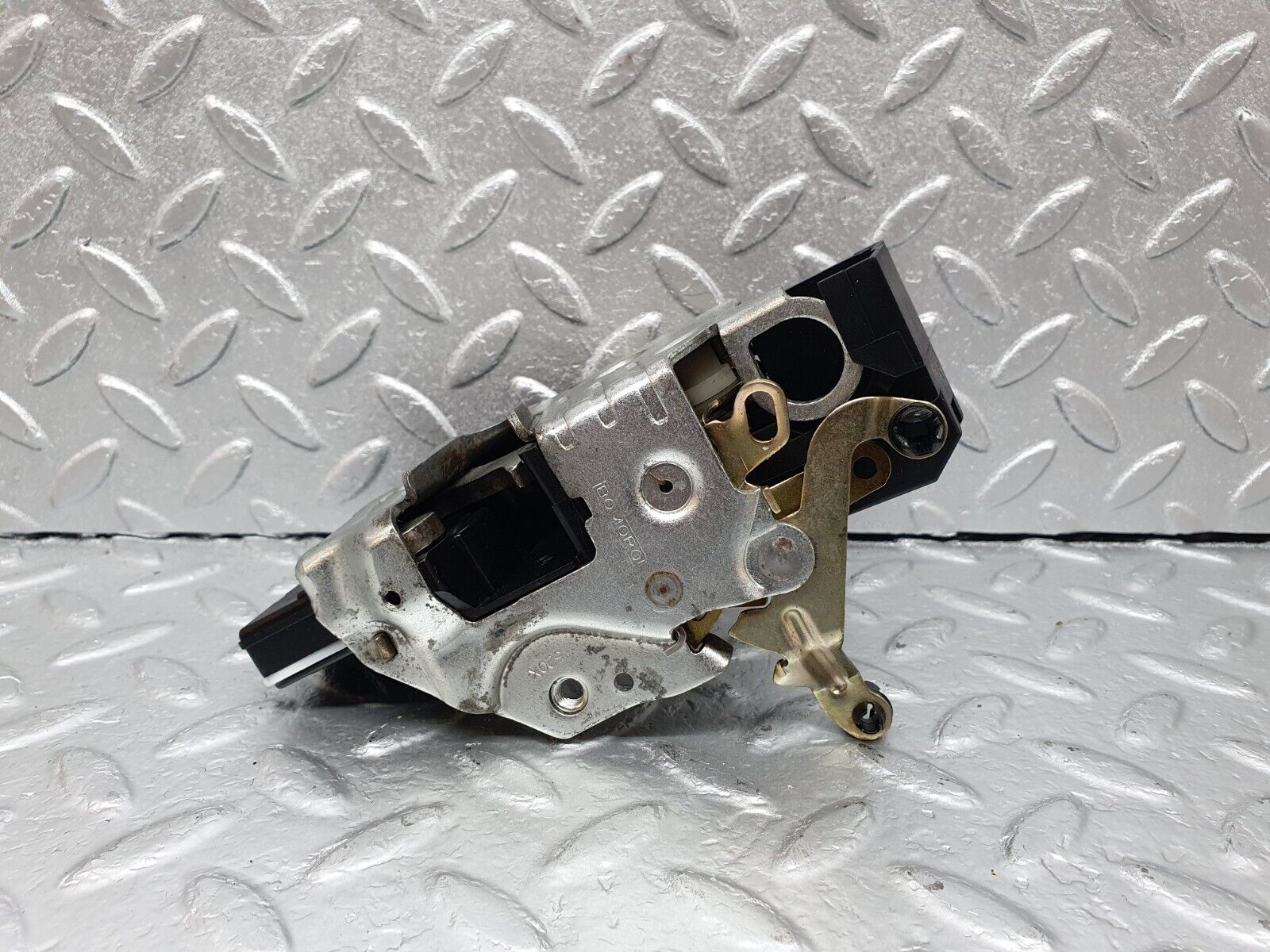 42220 Mercedes-Benz R129 320SL Coupe Left Door Lock Mechanism