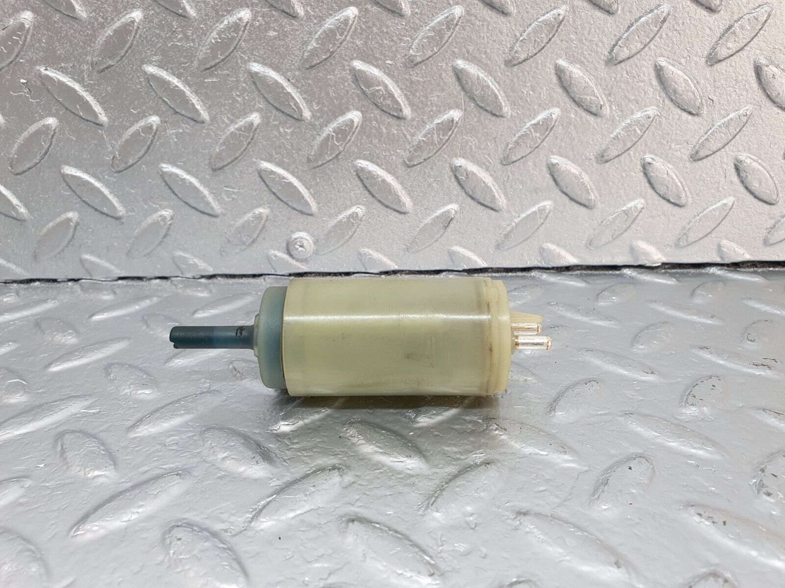 42896 Mercedes-Benz W201 190 2.0L Windscreen Washer Pump