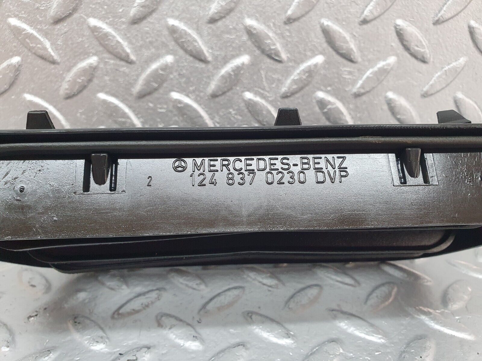 42494 Mercedes-Benz R129 320SL Coupe Air Intake Vent 1248370230 1248370242