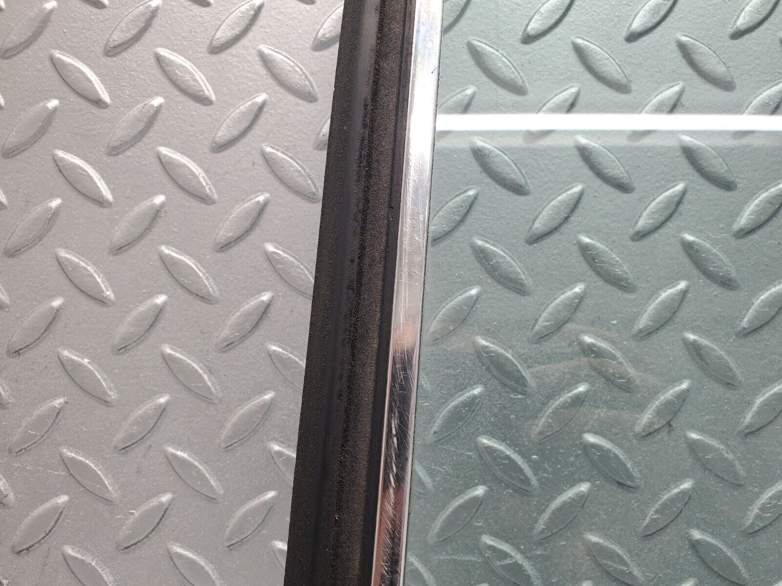 46432 Mercedes-Benz C123 280CE Coupe Rear Left Window Glass