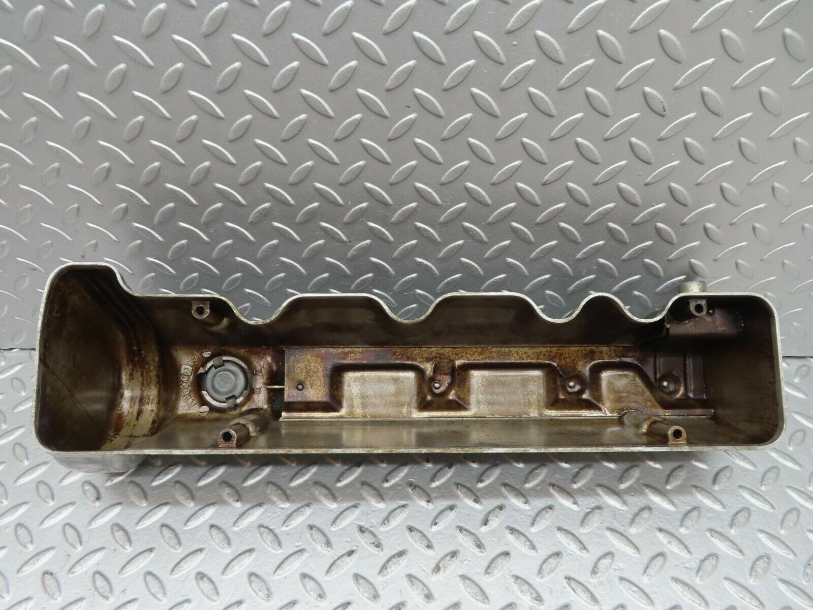 15666 Mercedes-Benz R107 450SL Cylinder Head Valve Cover Right Side 1160163305